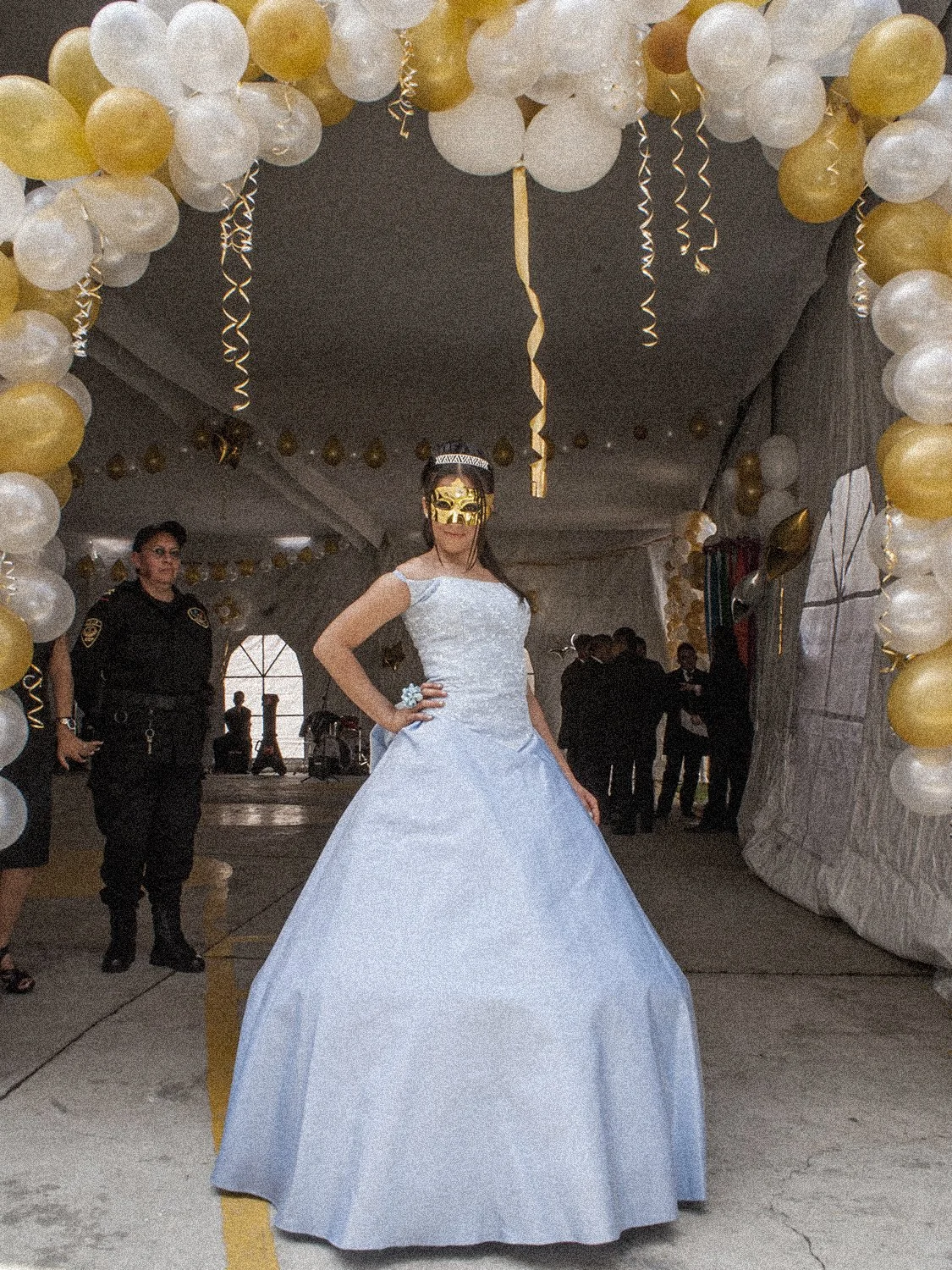 Quinceañera en tutelar de menores, parte de la serie "Quinceañeras a Barda".