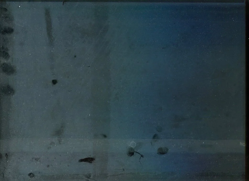 Photographic scan
Dust and glass