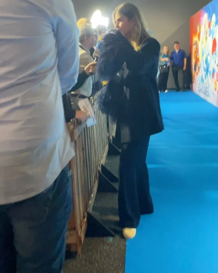 Mijn man is Smurf GEEN NAAM! Hij is MAGISCH goed. Het zal voor iedereen een raadsel zijn, want zijn naam vind je nergens terug en hij is zo bescheiden, maar hij heeft de nieuwe film van de Smurfen geweldig ingesproken en gezongen naast de mega getale
