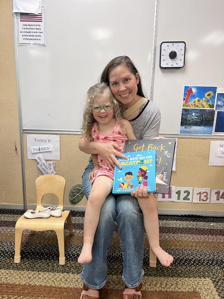 Mommy was the mystery reader in her class