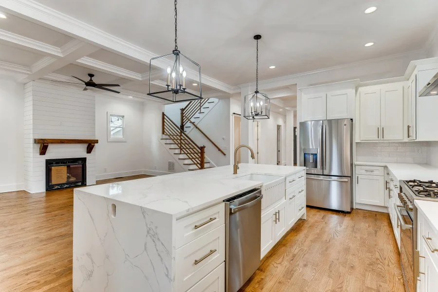 05 Kitchen 1591880719842.jpg