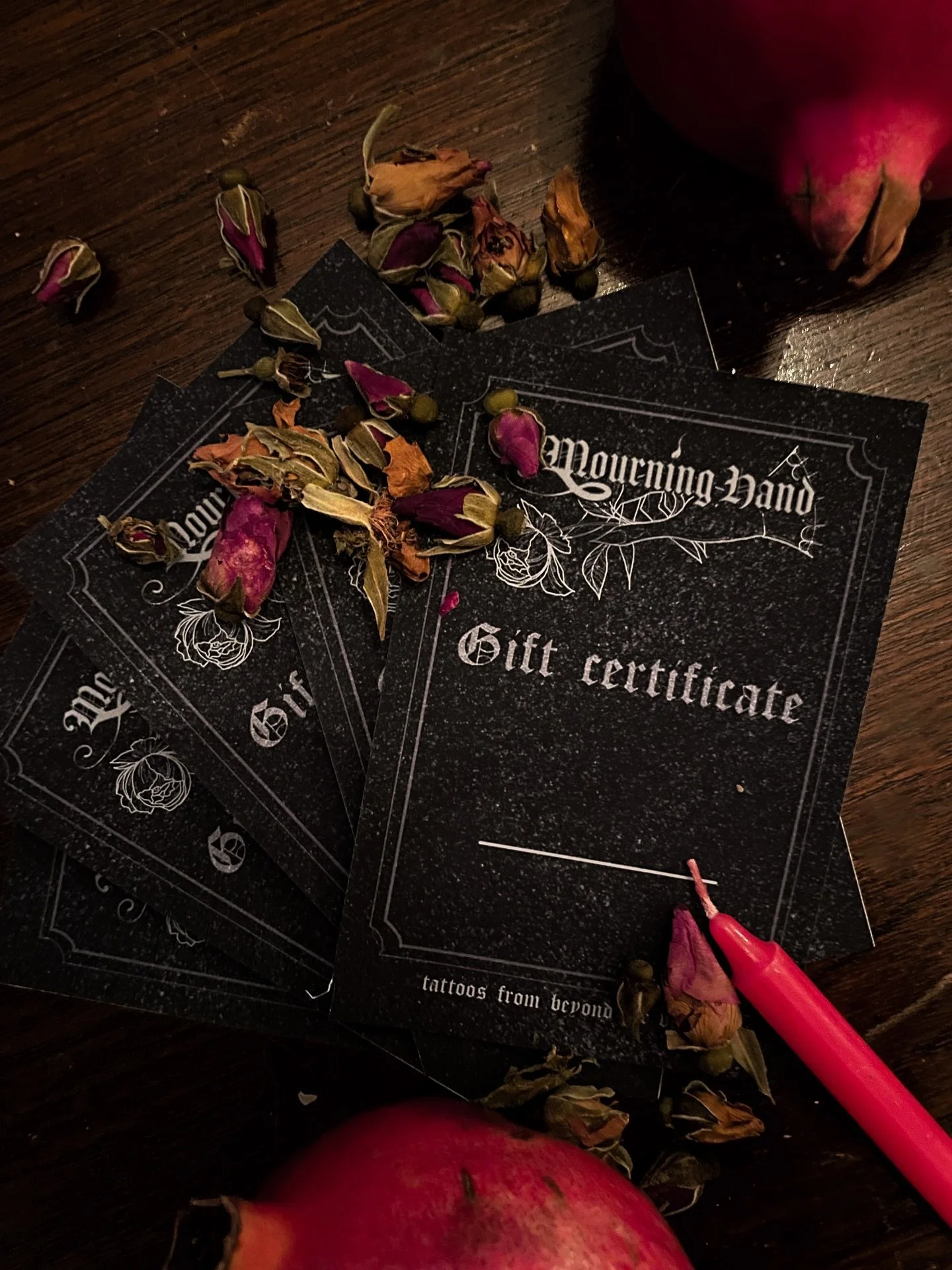 𝕽𝖊𝖆𝖈𝖍 𝖇𝖊𝖞𝖔𝖓𝖉 𝖙𝖍𝖊 𝖛𝖊𝖎𝖑 and give the gift of tattoos ! ✨ The wind is picking up, the darkness seeping into our bones&hellip; and Yule is around the corner and these so happen to be the perfect gift ! 

With the purchase of one you&rsq