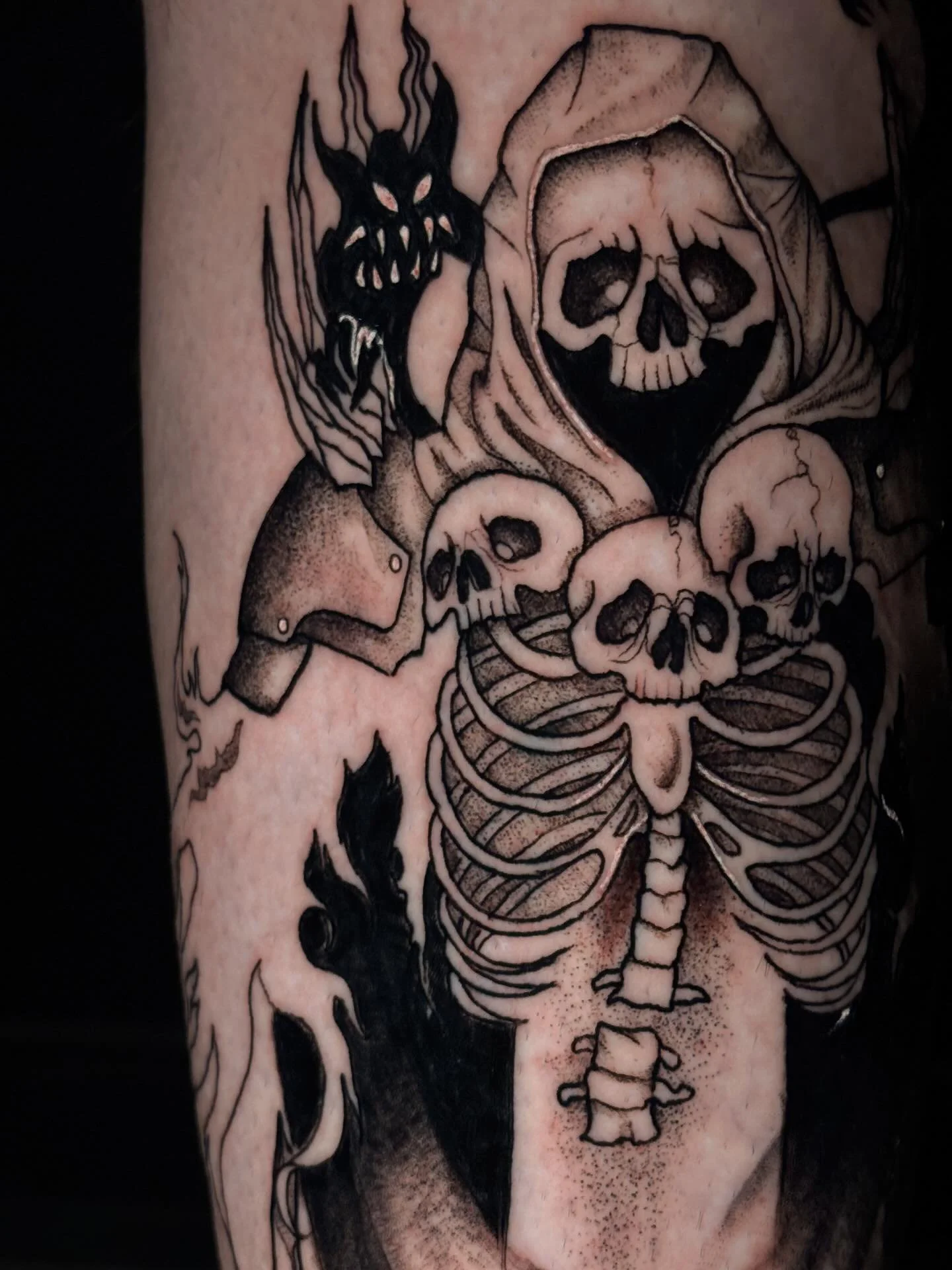 Good start to this wrap around leg sleeve from two weeks ago on Andrew! Thank you so fucking much dude! It&rsquo;s a fucking blast tattooing you, chatting with you, and sharing music. You&rsquo;re the friggin best! 

I&rsquo;m also currently booking 