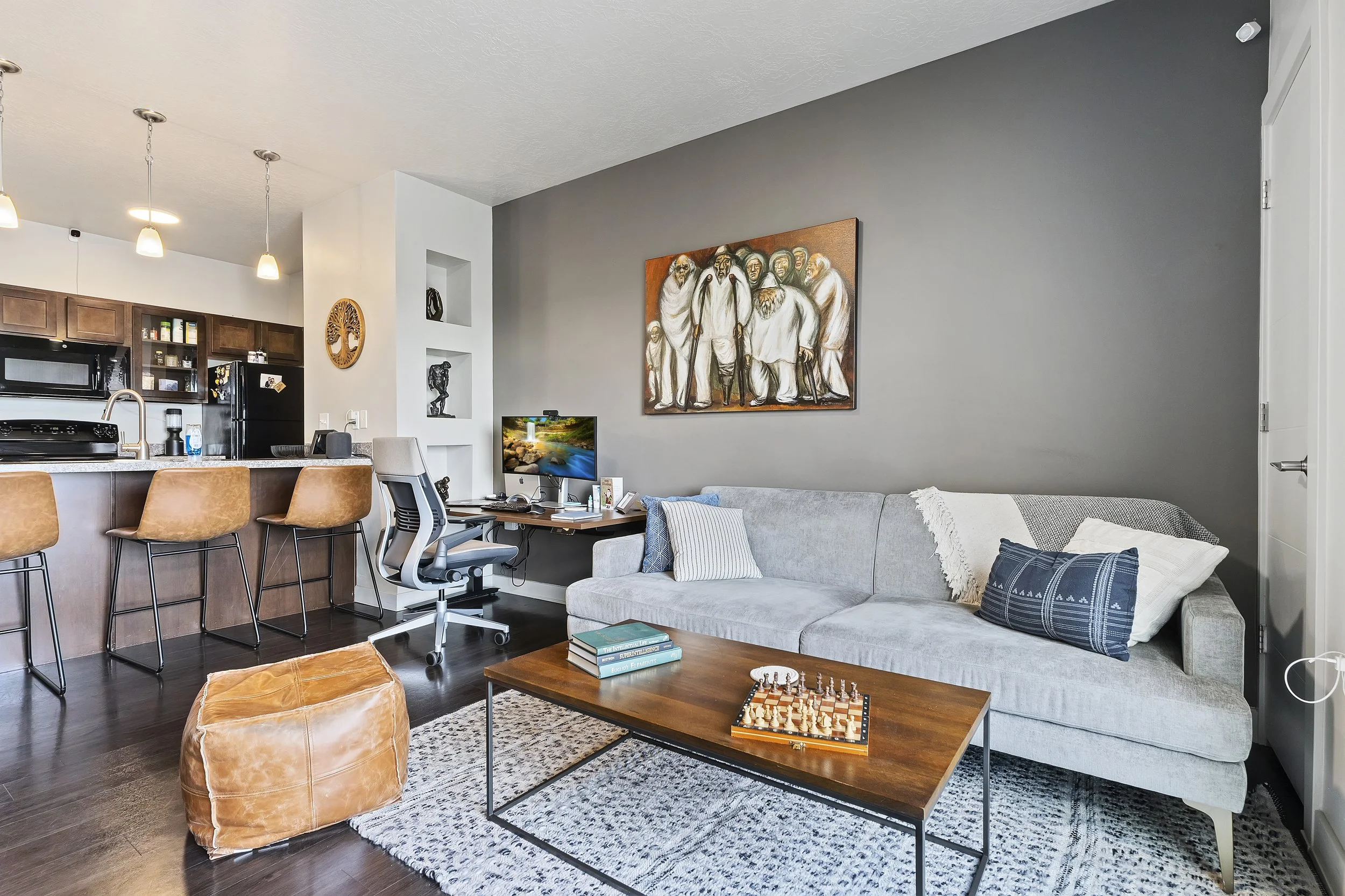 06-Living Room.jpg
