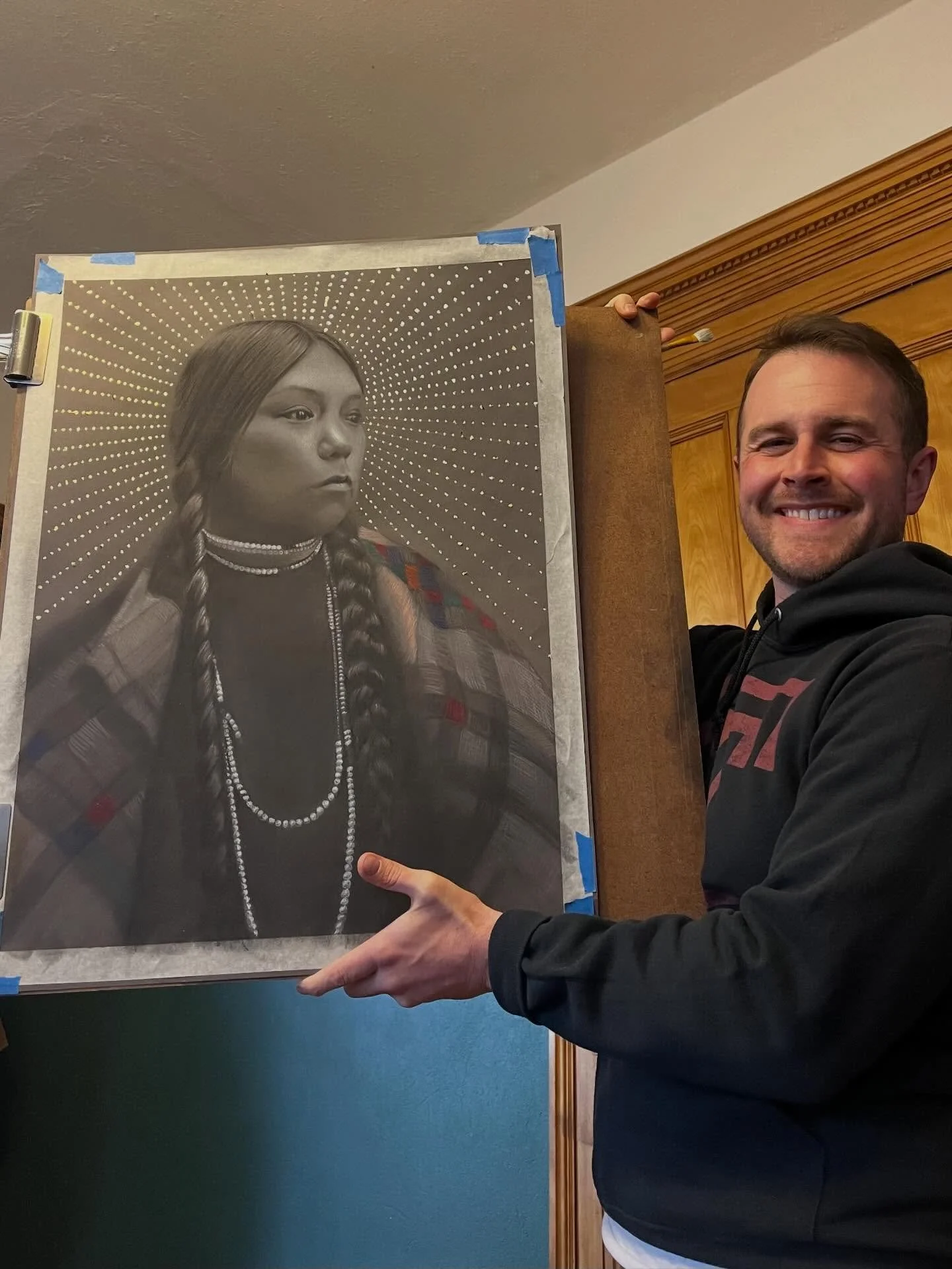 This drawing is based on an original photograph by Edward S Curtis titled Arikara Girl from 1908. I&rsquo;m really happy with the gold leaf and slight pastel on the shawl. 

#charcoal #charcoaldrawing #charcoalportrait #charcoalpencil #portrait