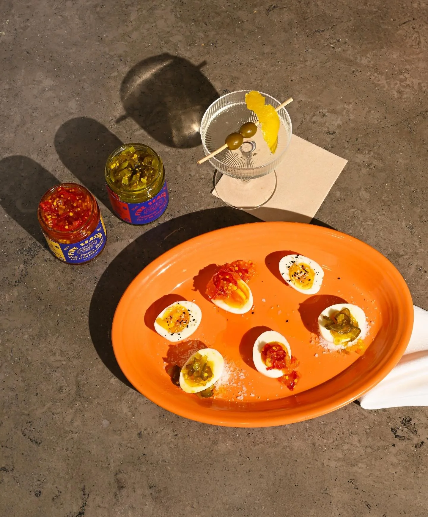 Chic lil snack 🍸🥚❤️&zwj;🔥✨ @fire_season_goods 

📸 @daniellegadams 

#chic #snacks #cleaneating #sofreshandsoclean #cpg