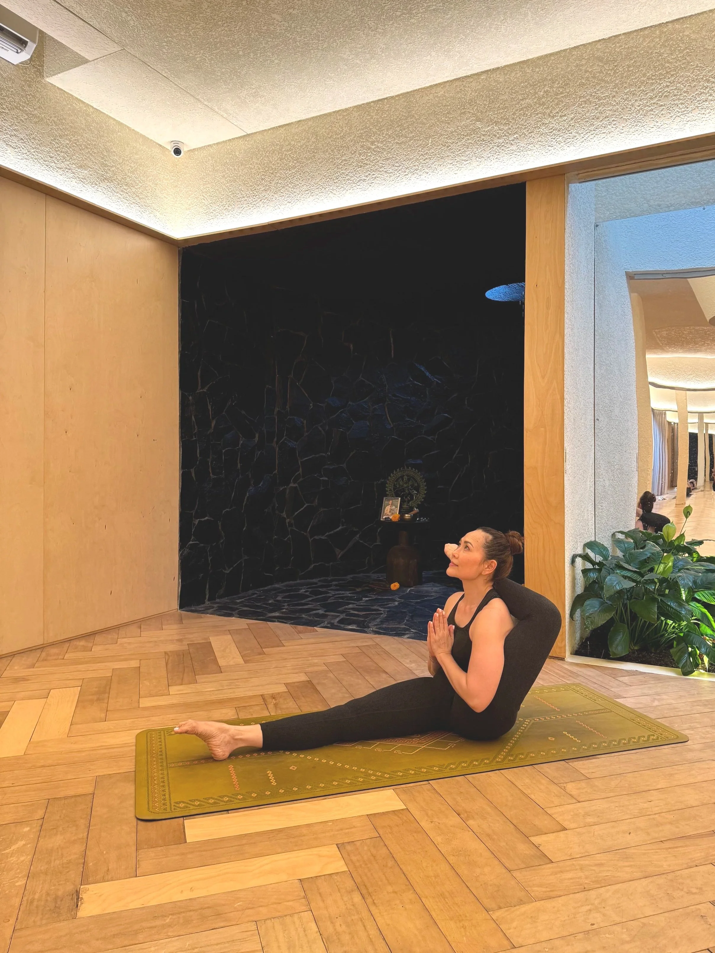 Vinyasa Yoga with Daisy at Raw Jakarta