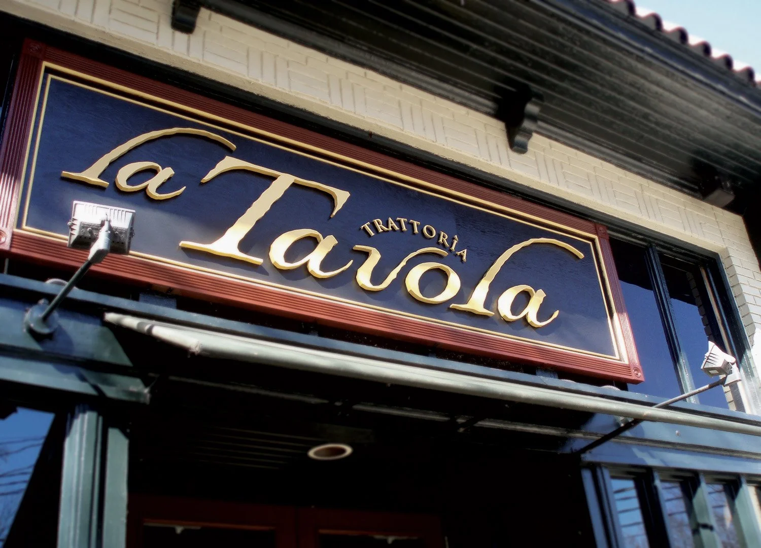 La Tavola Sign.jpg