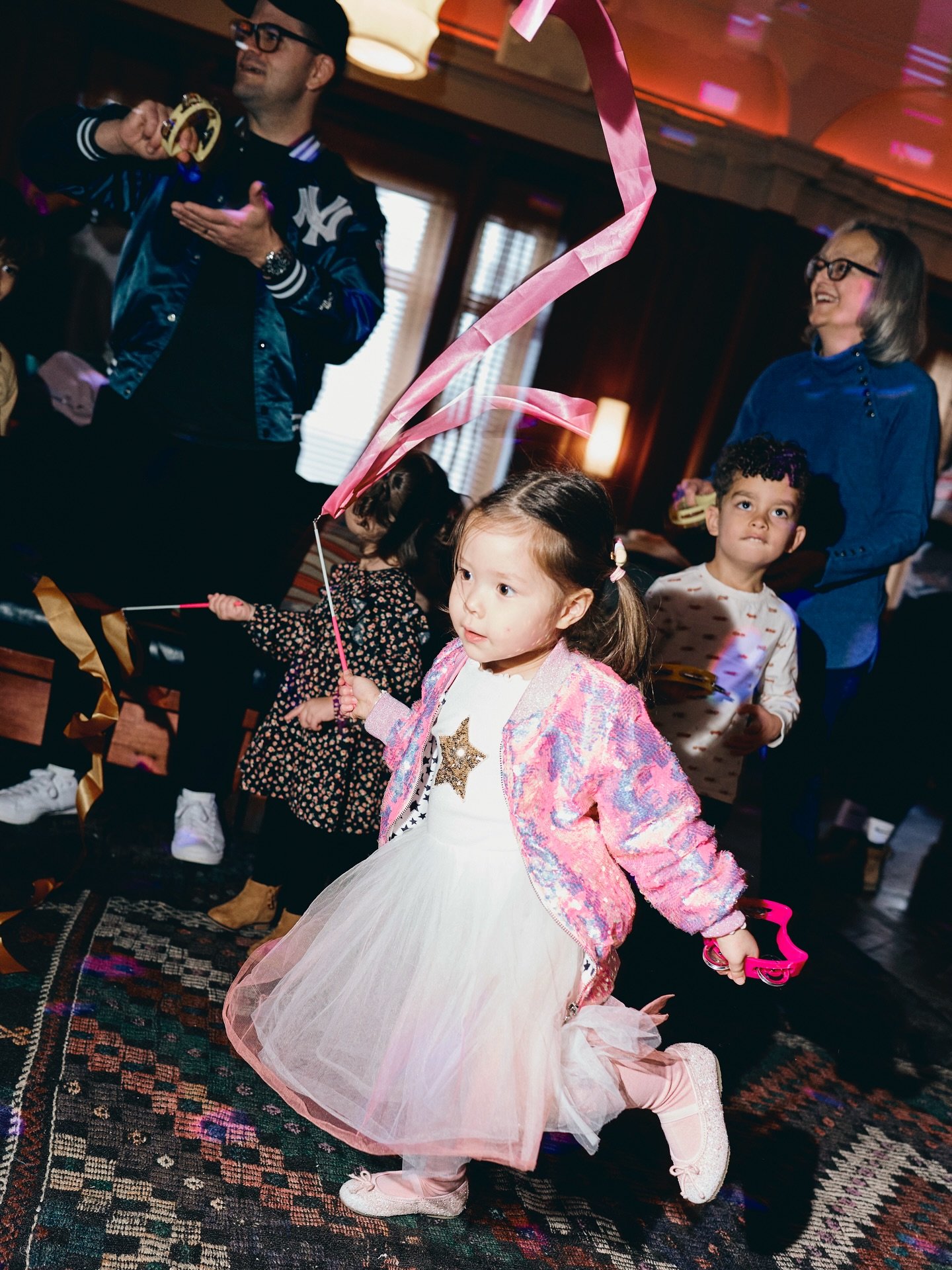 @aparentlykidding is where your kids can let loose with big feelings or big dance moves - we welcome it all 🫶🏾.

🎟️LINK IN BIO FOR TICKETS
Saturday November 15tH
WAVE 1: 11am to 1pm | DJ&rsquo;s @youngwavyfox @vashtie 
WAVE 2: 1:30pm to 3:30pm | D