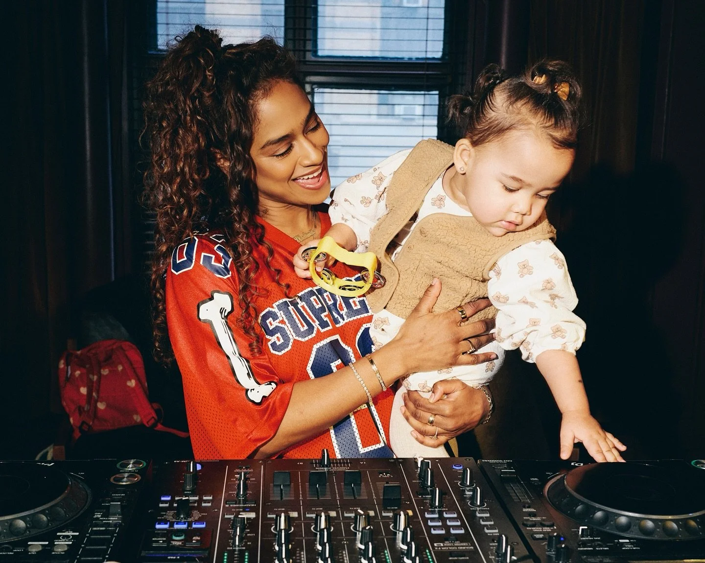 Always love meeting these cool kids and their parents! #aparentlykidding 📸@kellytaub