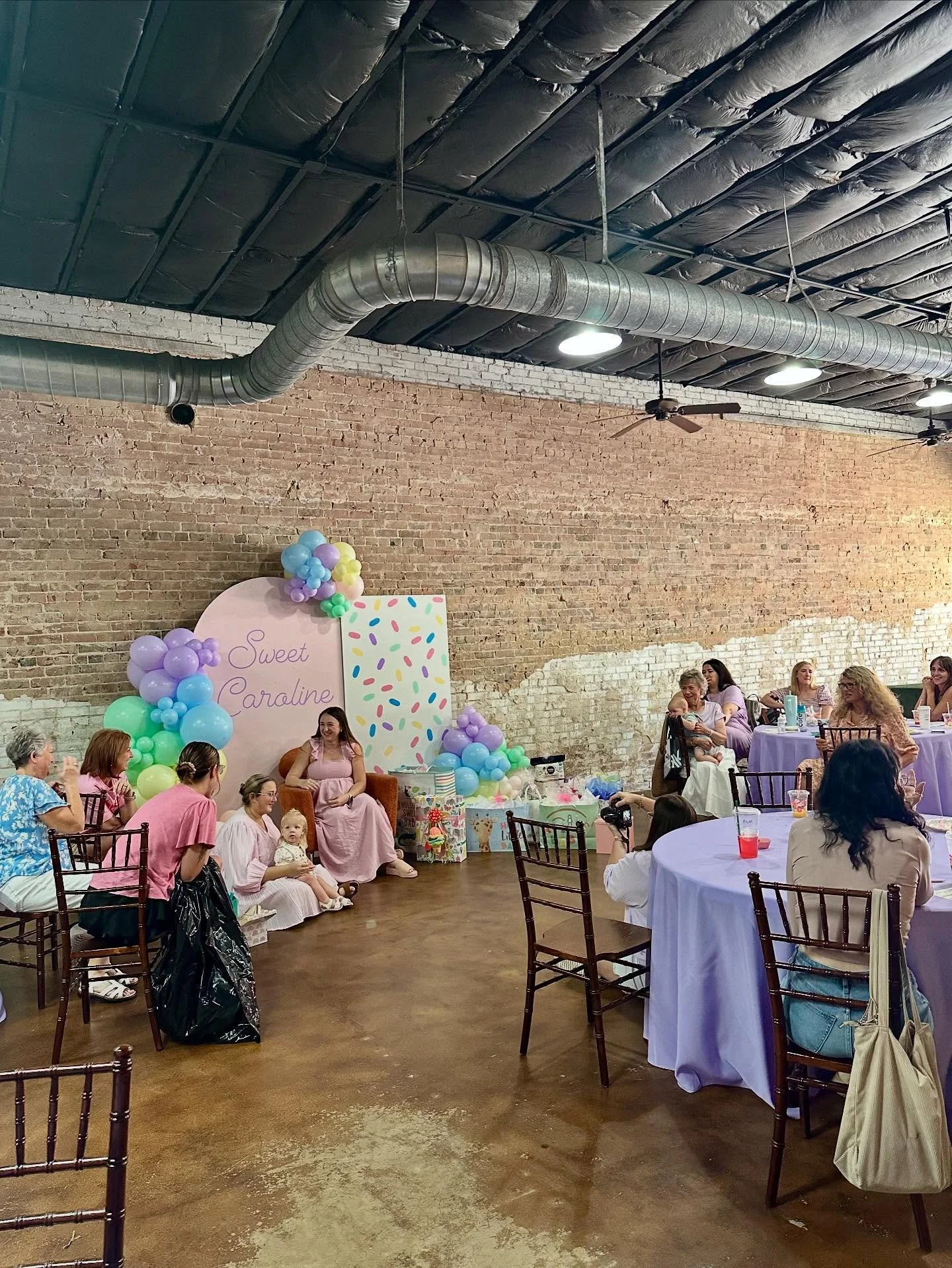 Sprinkled with love and laughter for Baby Caroline ๐๐ง