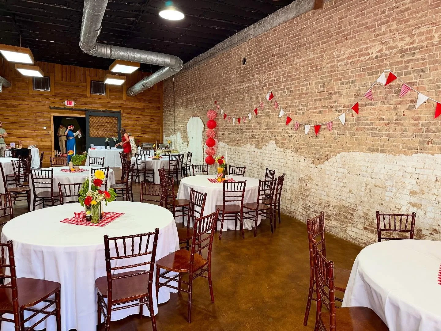 Friday night Welcome Party ๐ท๐ we love the “that’s amore” theme! ๐ฅฐ