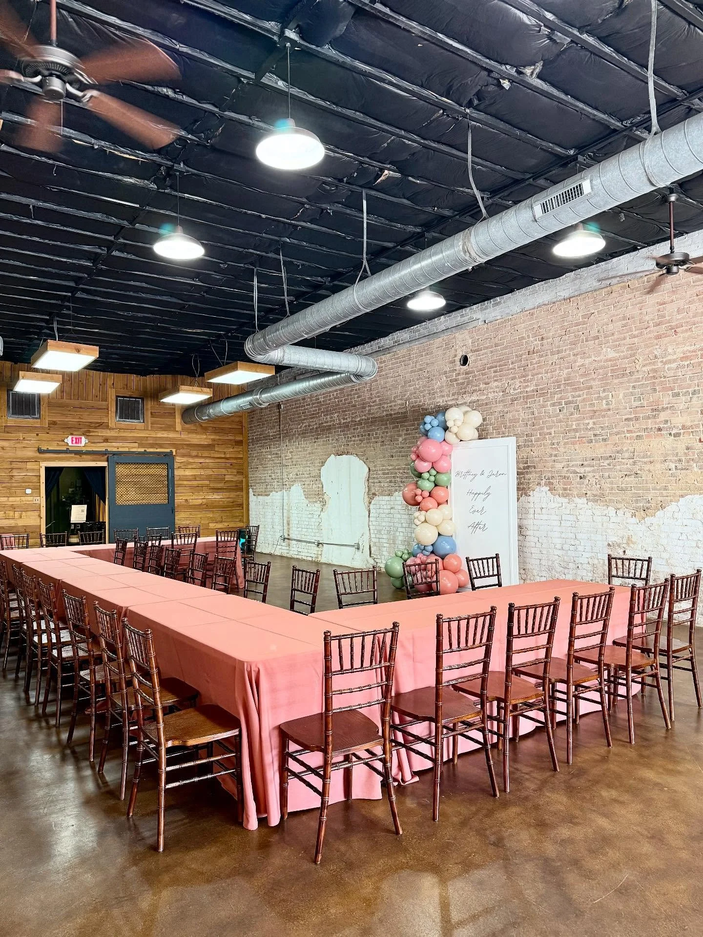 Bringing in all the fall vibes with new terracotta linens ๐