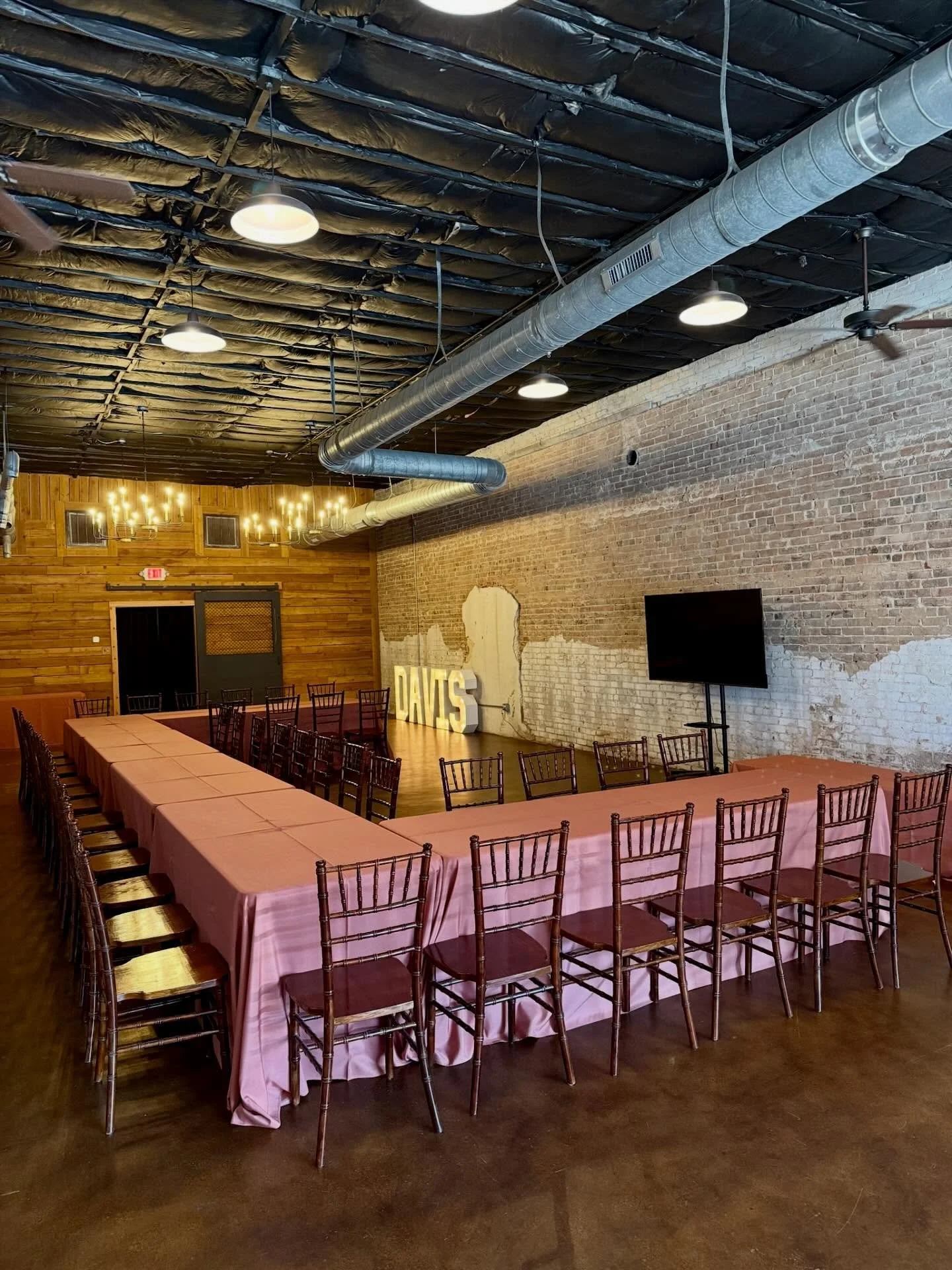 Elopement celebration for Mr &amp; Mrs Davis 🥂💍