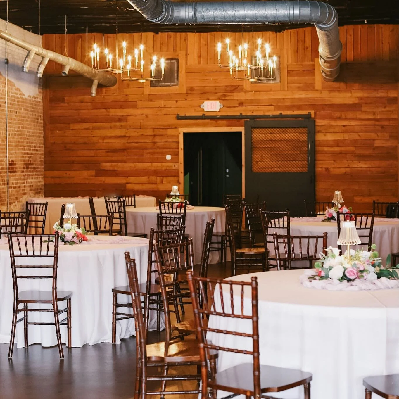 Looking for the perfect venue? We&rsquo;ve got you covered ✨
Located in Historic Downtown Sanger with accommodations for 100 guests. Booking 2026-2027!

Baby/wedding showers, birthdays, graduations, banquets, rehearsal dinners, intimate weddings, and