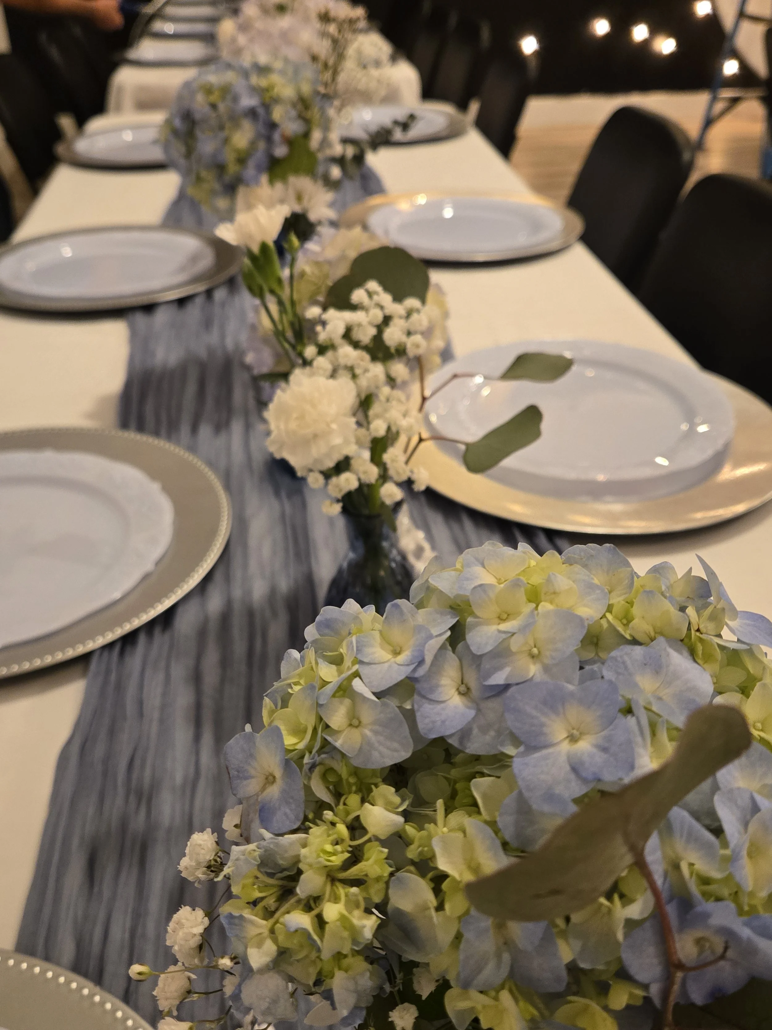 A lovely tablescape at Oasis Events Collective in Sarasota Florida.  Our intimate venue is perfect for baby showers, bridal showers, micro weddings and birthday parties.  Also serving Lakewood Ranch, Bradenton and Venice.