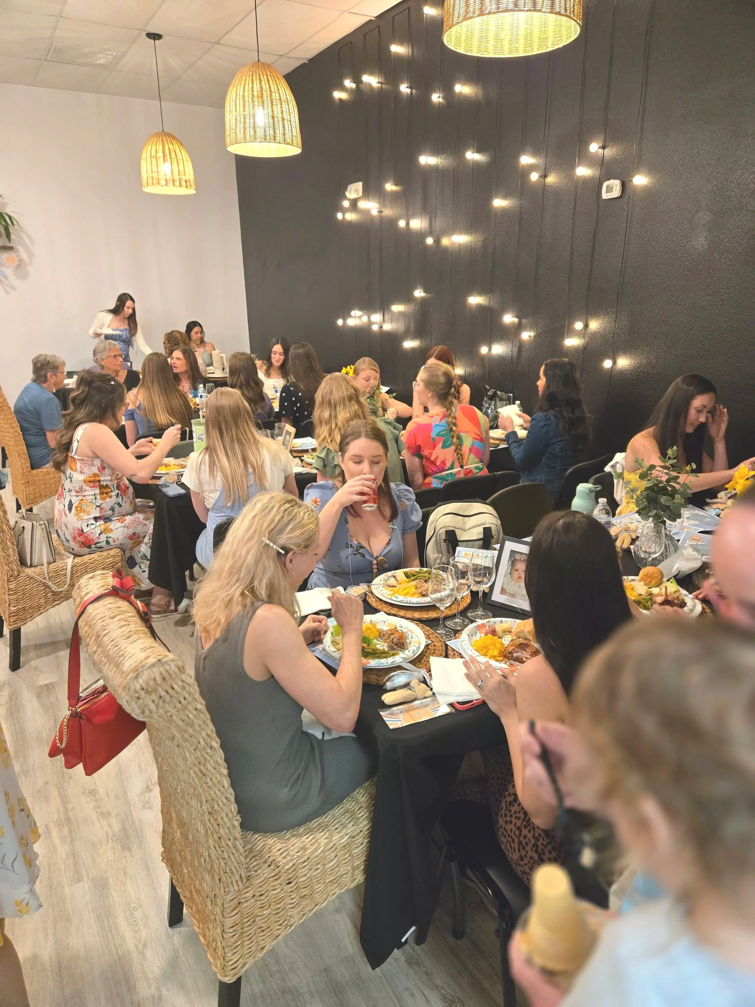 Baby Shower at Oasis Events Collective in Sarasota FL. Great Venue for bridal showers, birthday parties, gender revels, engagement parties.  Near Lakewood Ranch, Bradenton, Ellenton, and Venice