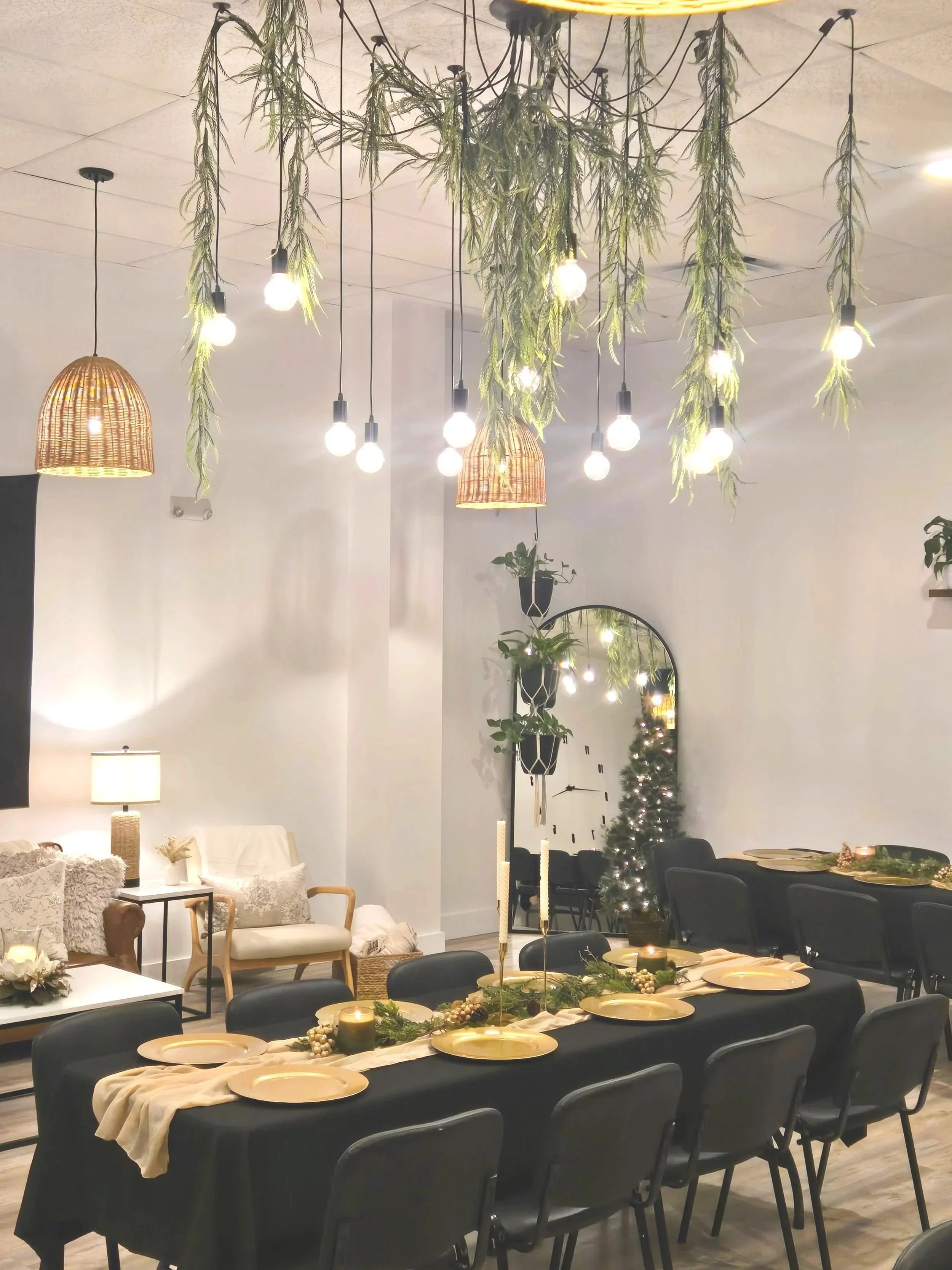 Table-scape at Oasis Events Collective in Sarasota FL. Great for baby showers, bridal showers, birthday parties, grad parties. Also serving Bradenton, Lakewood Ranch and Ellenton