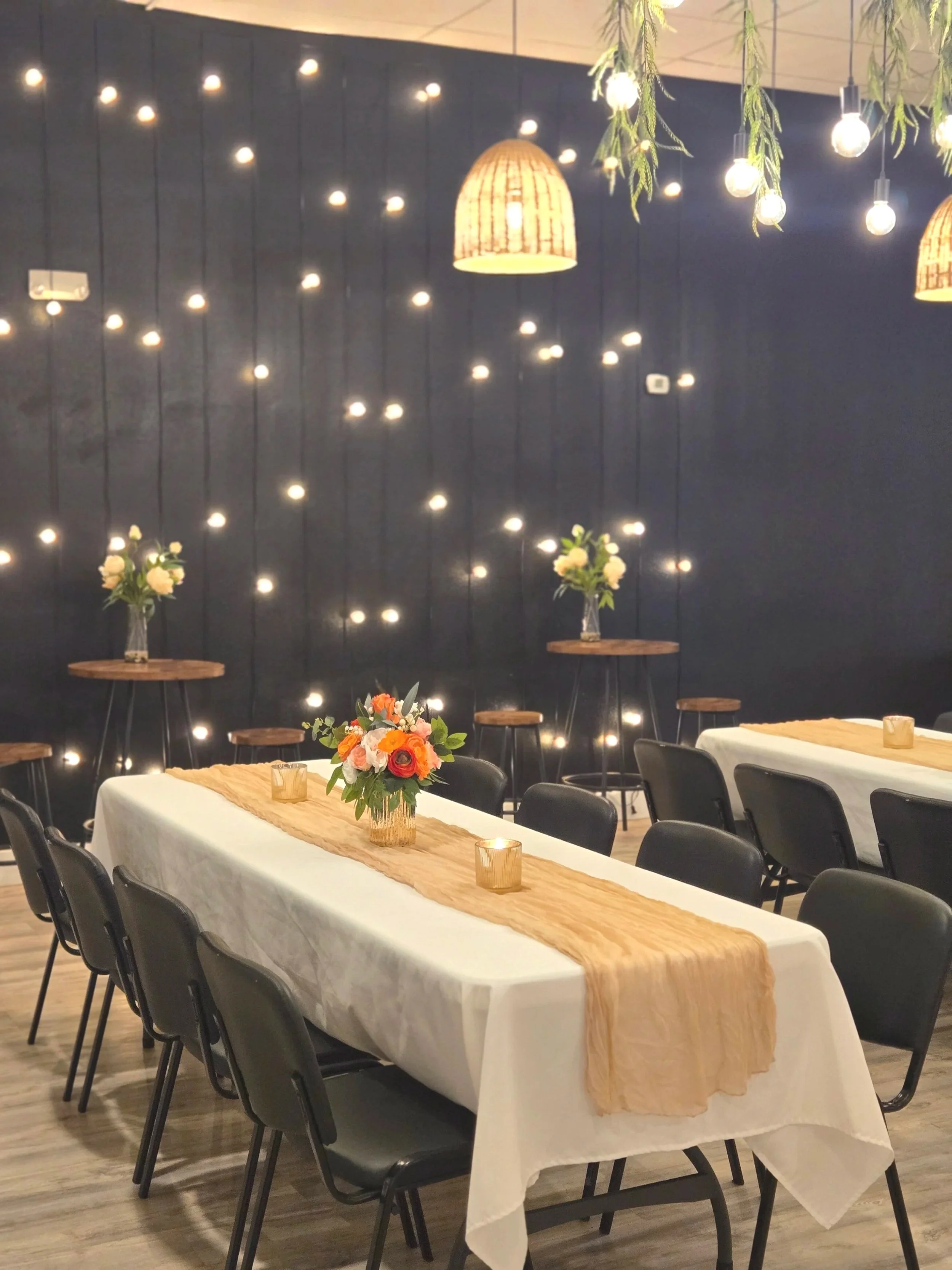 Table setting in our cozy, intimate event venue in Sarasota Florida.  Oasis Events Collective is a perfect space for birthday parties , bridal showers, and gender reveals located near Venice, Parrish and Lakewood Ranch.