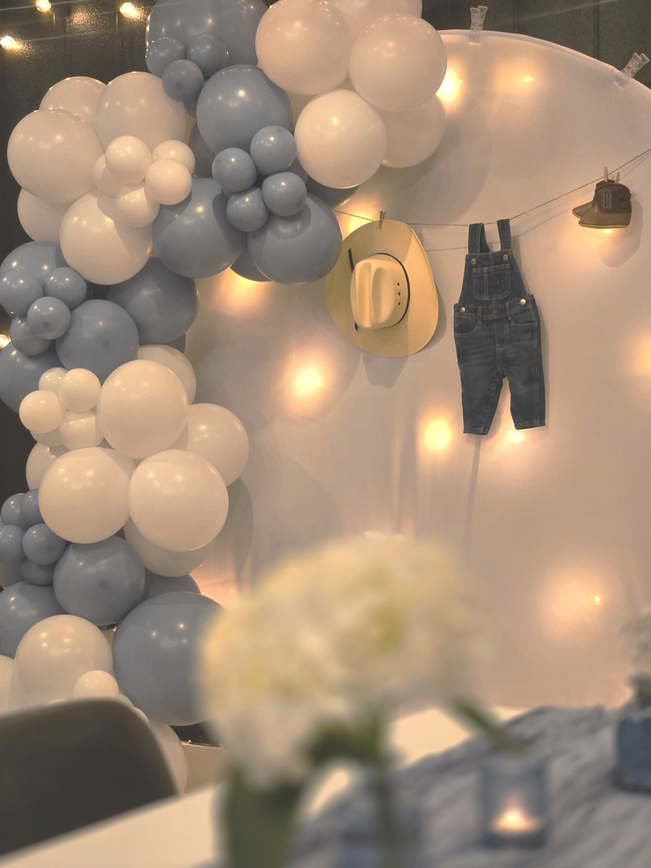 Balloons at a baby showers at Oasis Collective Venue in Sarasota Florida.  Cozy space for baby showers, Bridal Suite, Groomsmen Suite, and birthday parties near Downtown Sarasota, Lido Key beach and Siesta Key.