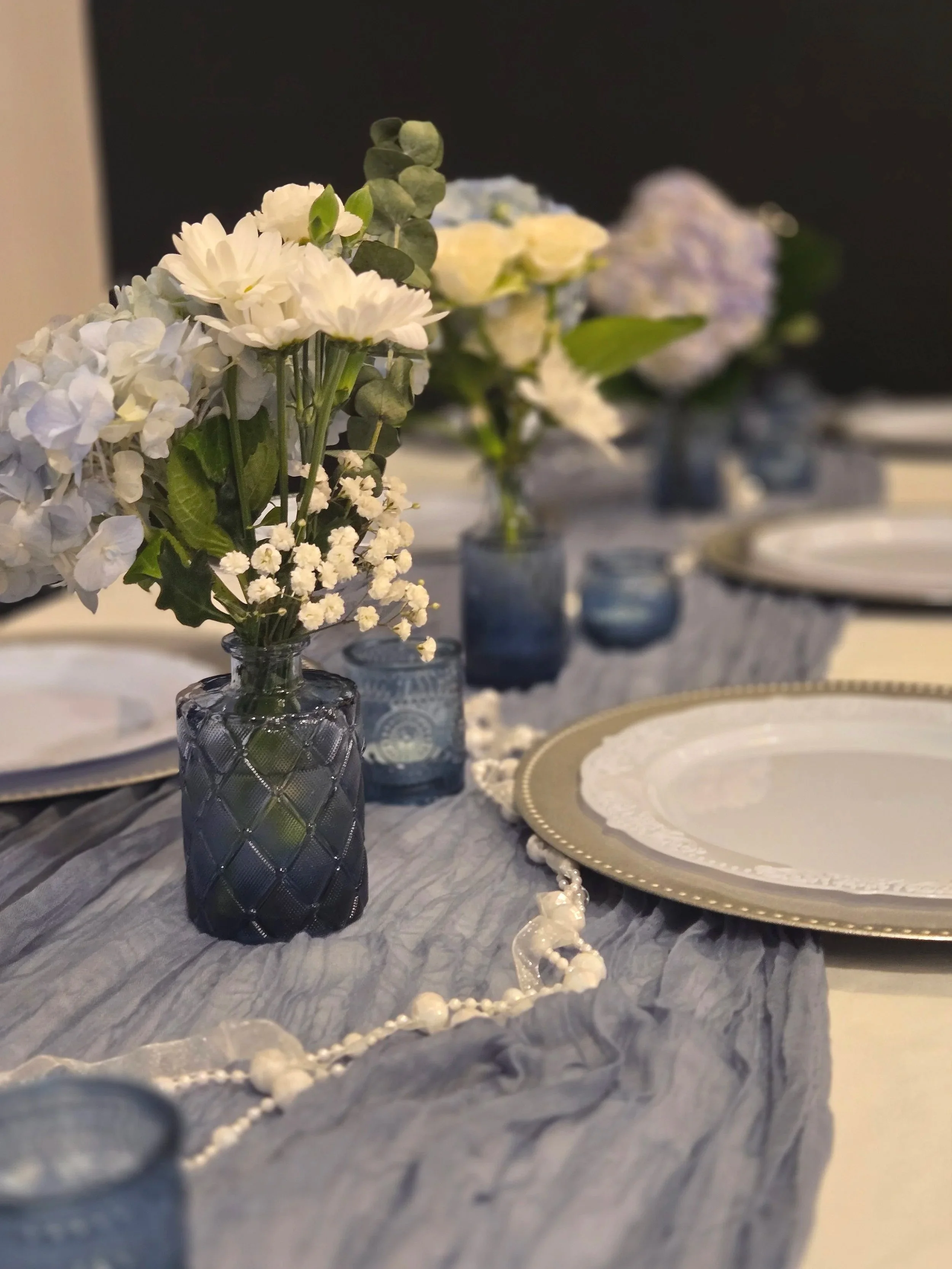 beautiful table setting for baby shower at Oasis Events Collective in Sarasota FL.  Cozy venue for up to 40 people.  Bridal showers, birthday parties and business meetings, near Bradenton, Lakewood Ranch and Venice