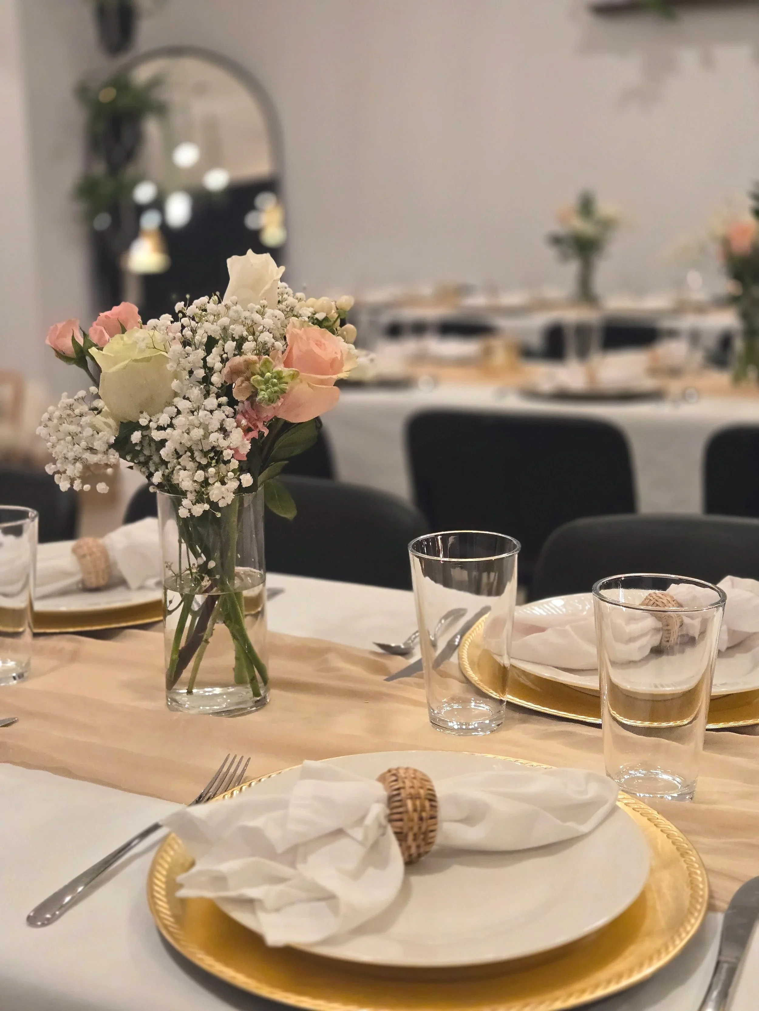 table setting at Oasis Events Collective venue in Sarasota, FL.  Cozy space for gender reveals, baby showers, bridal showers, micro weddings near Bradenton, Lakewood Ranch and Ellenton