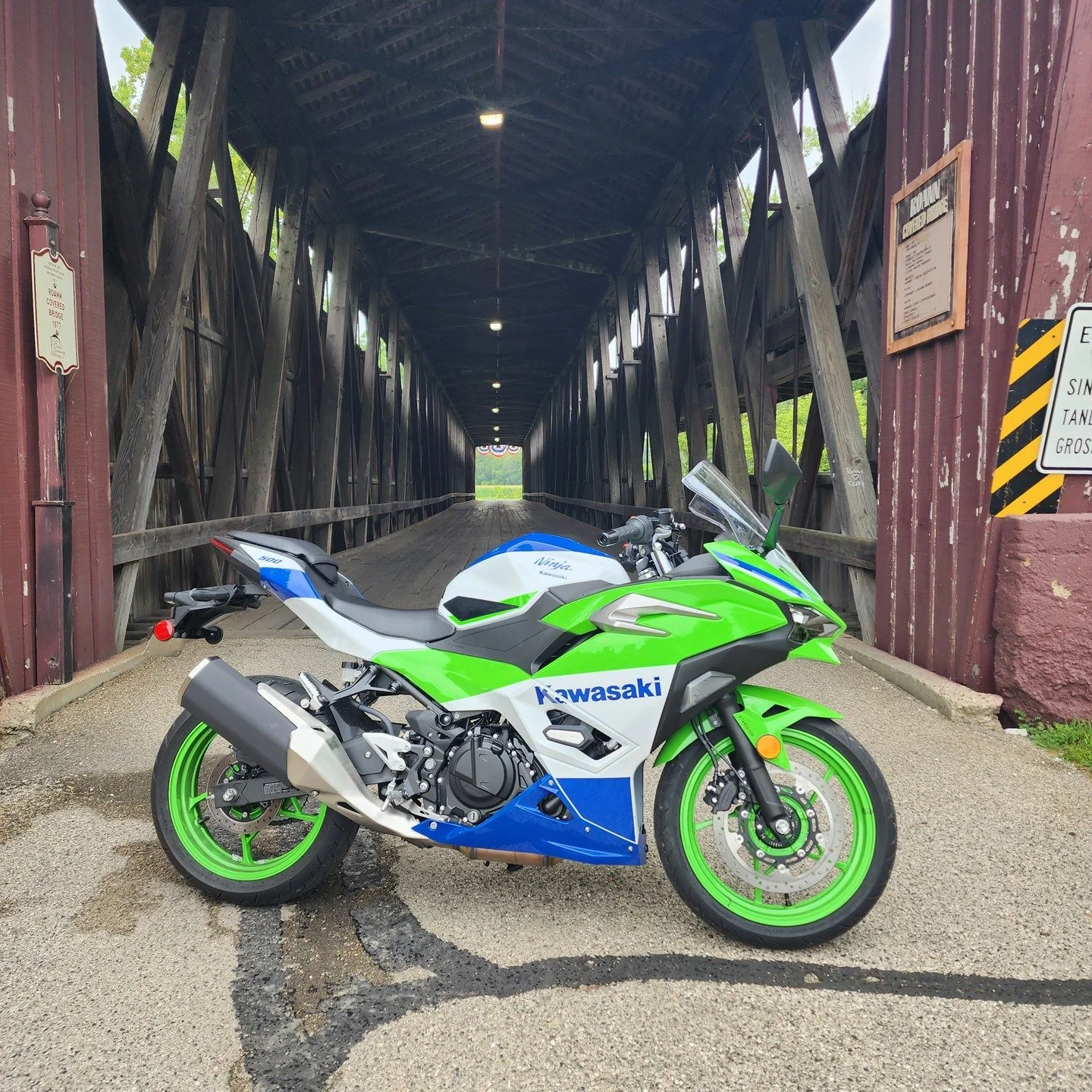 💚 Meet the 2024 Kawasaki Ninja 500 40th Anniversary Edition! 💚

Celebrate 4 decades of Ninja dominance with our stunning 2024 Kawasaki Ninja 500! This special machine blends legendary racing heritage with cutting-edge performance, wrapped in an ico