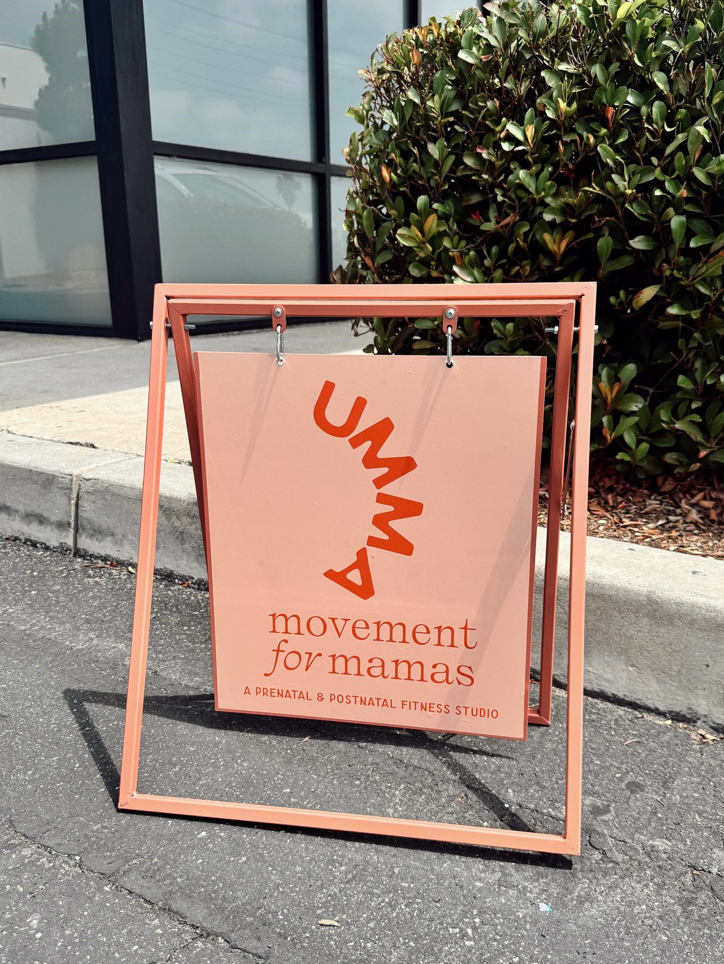 THIS WEEK AT UMMA ☁️
 Mark your calendars, mamas! We&rsquo;ve got some feel-good things happening!

🤍 Friday at 10:30am | Umma Birth Circle A space for expecting mamas to connect. We&rsquo;ll talk pregnancy, birth prep, and everything in between. No