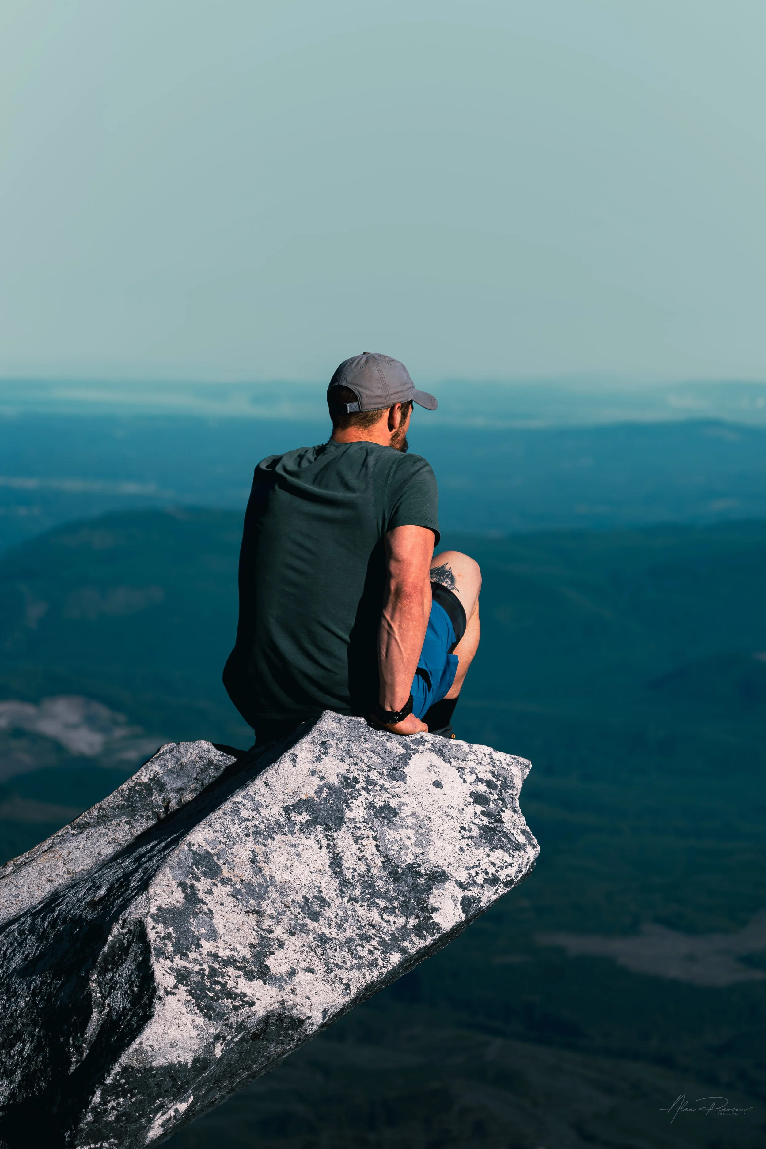 mt-pilchuck-fire-lookout-outdoor-hiker-portrait Alex-Pierson Photography.jpg