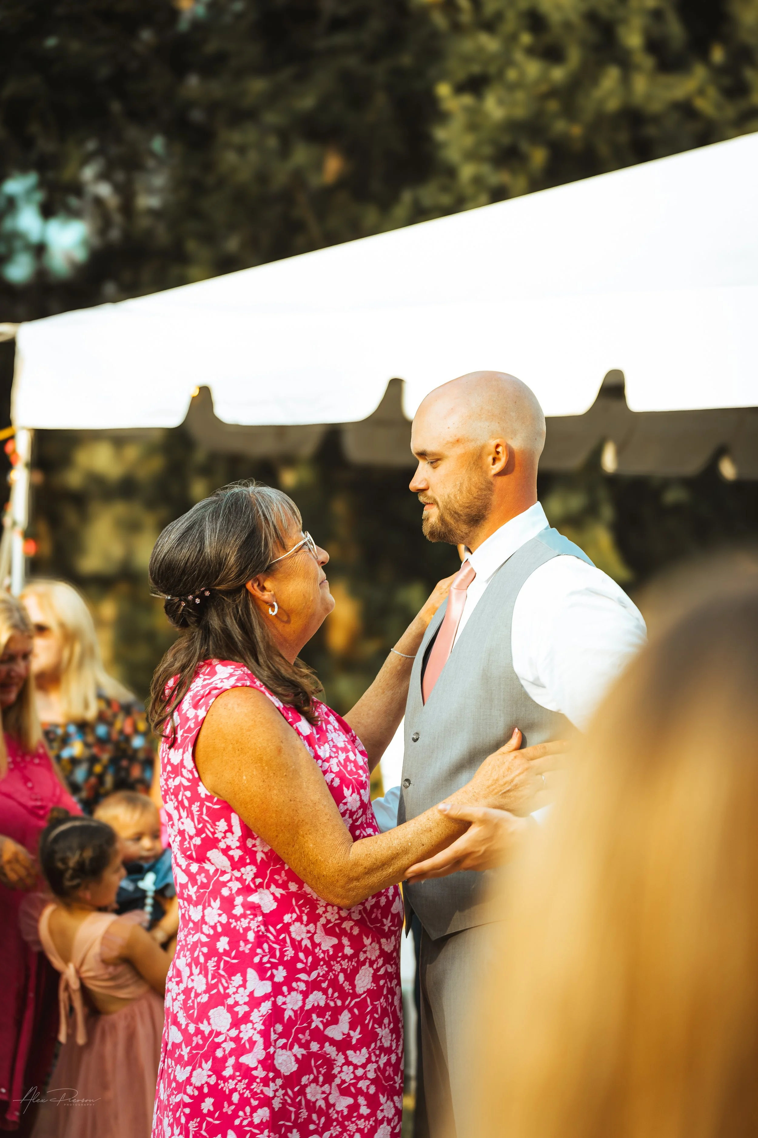 groom and his mother having a dance during his wedding in Olympia, wa