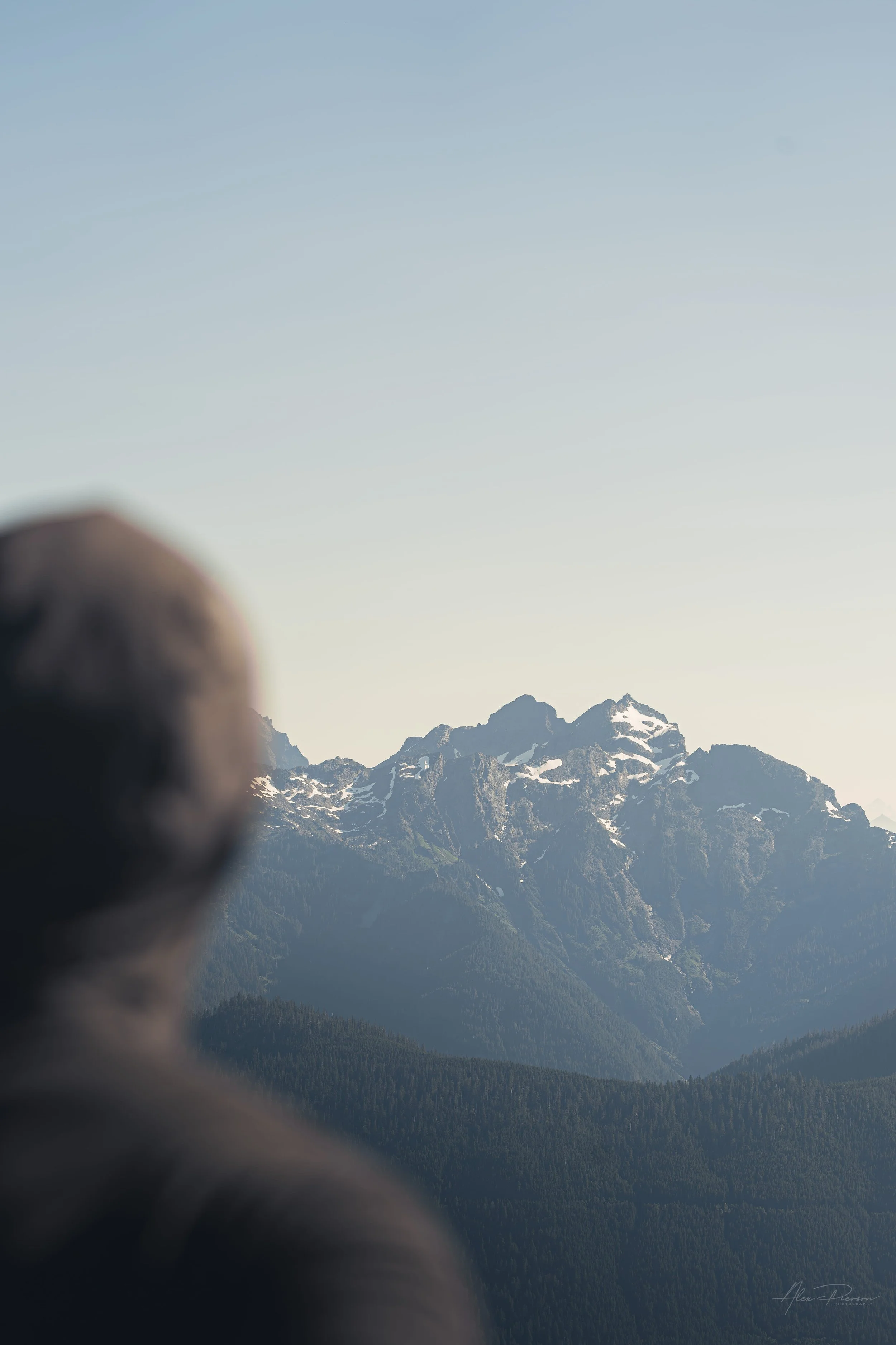admiring-cascade-mountain-peaks-mt-pilchuck-hike.jpg