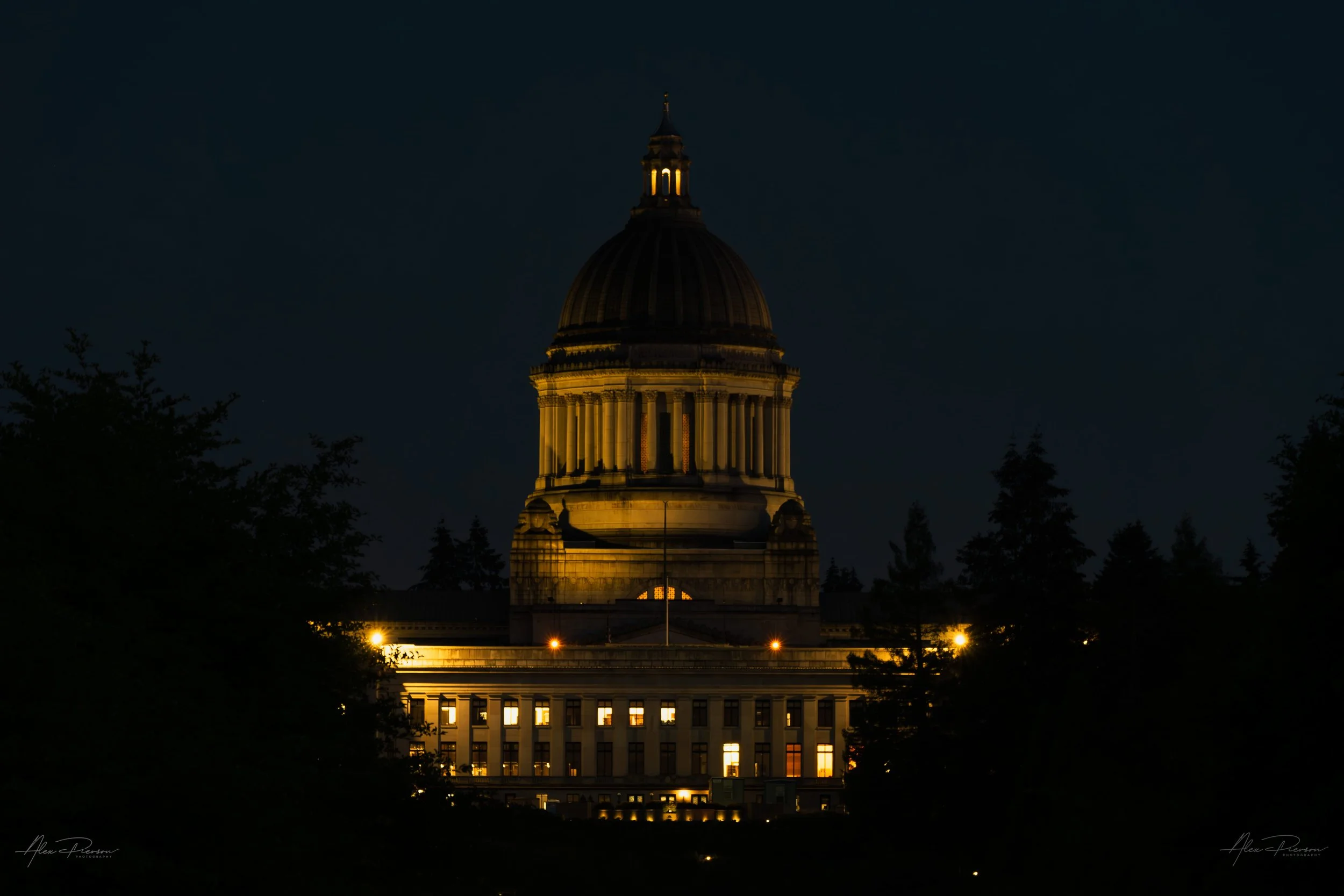 washington-state-capitol-building-olympia-night-photography.jpg