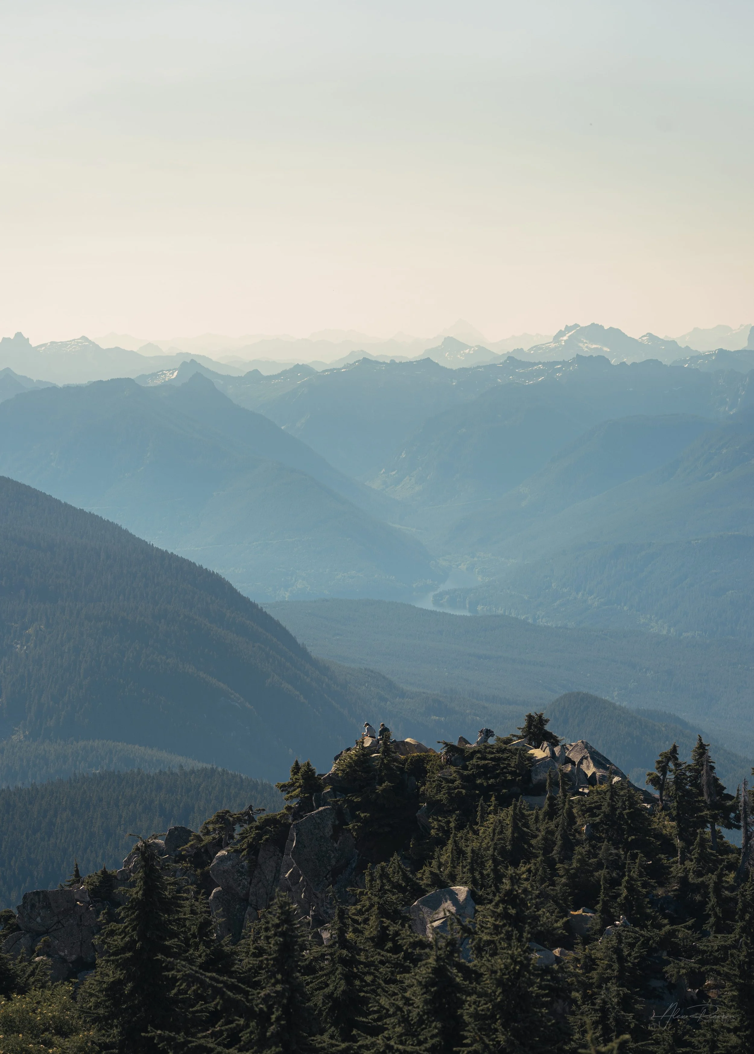 distant-hikers-mountain-ridge-mt-pilchuck-valley-view.jpg