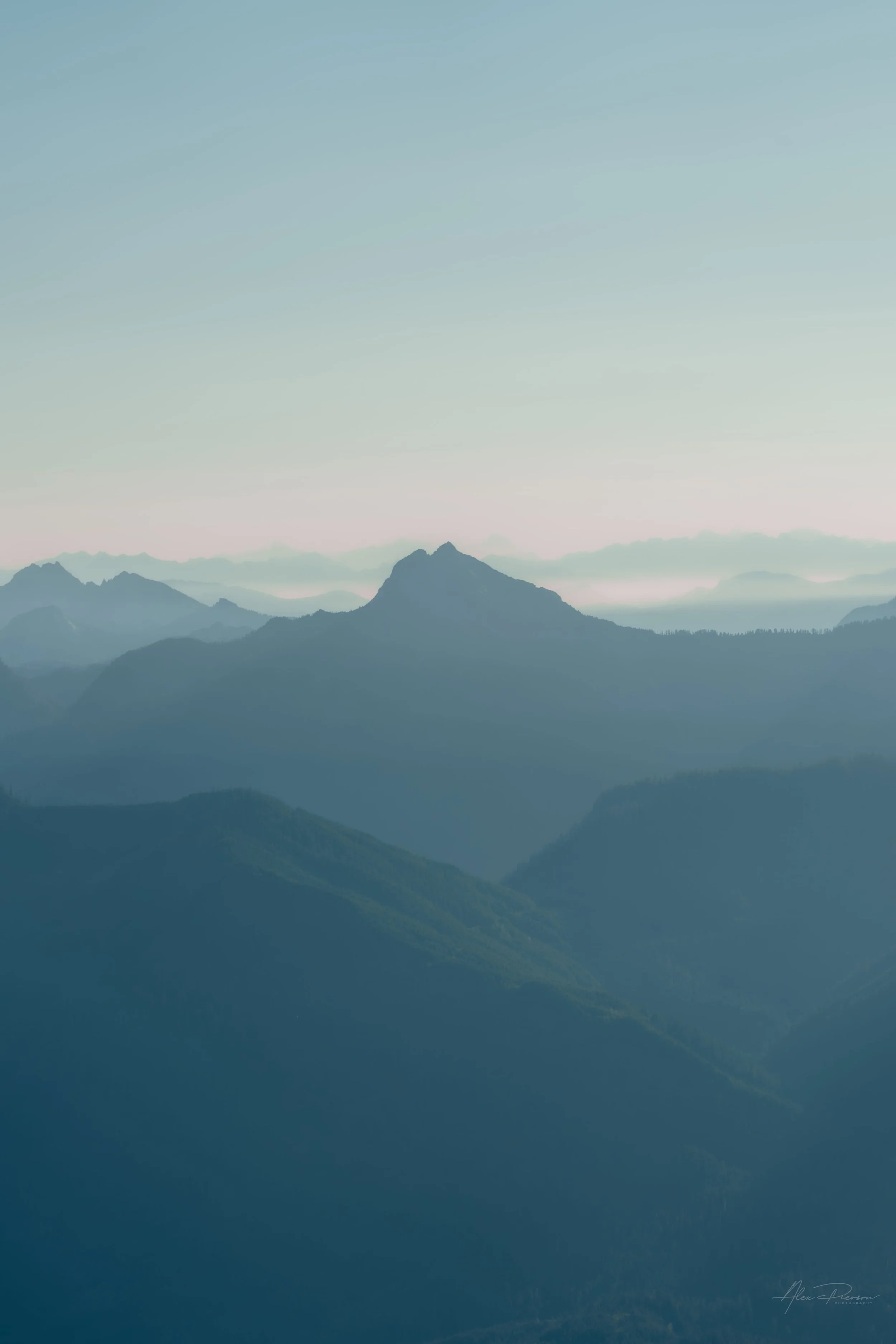 minimalist-blue-mountain-layers-mt-pilchuck-view.jpg