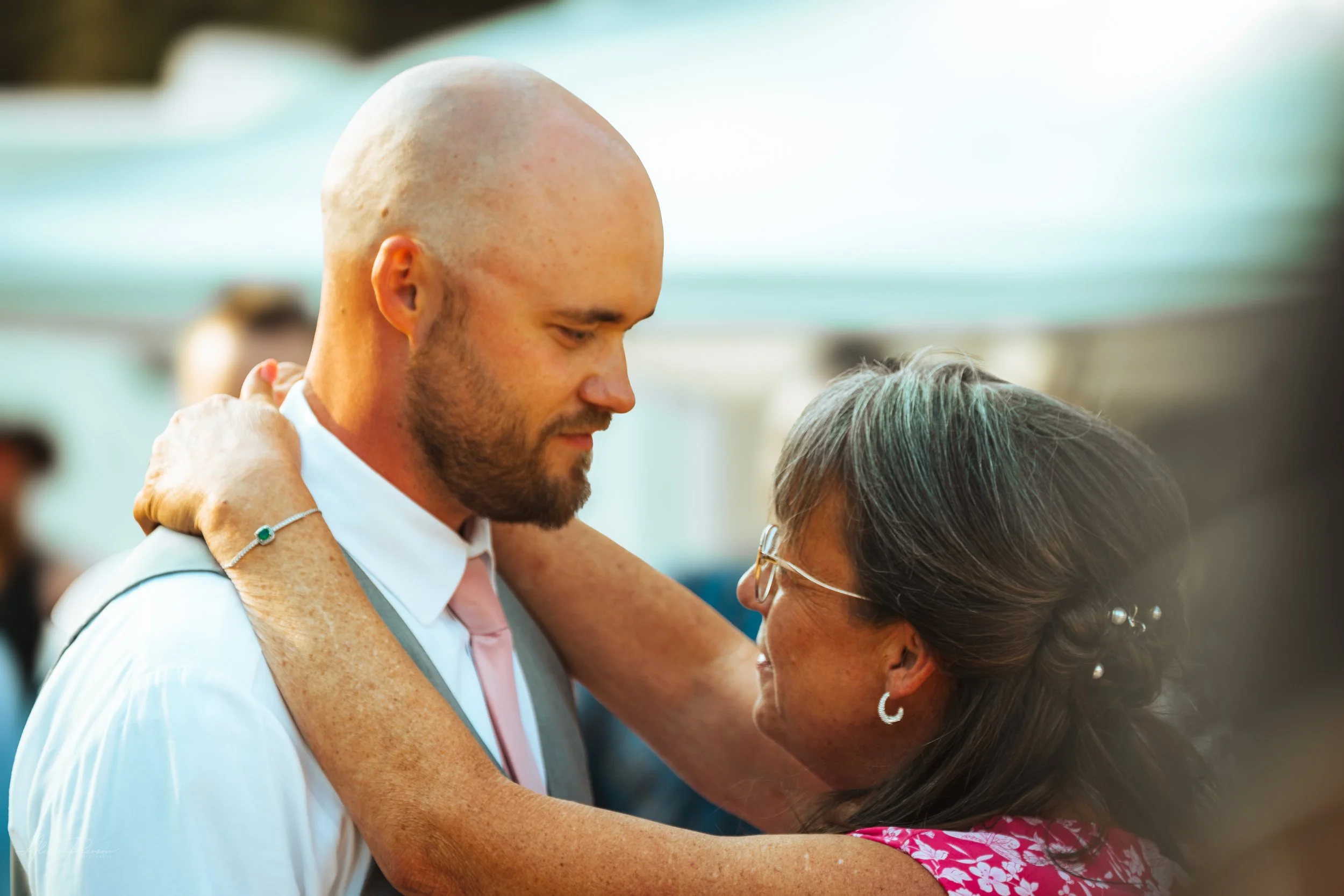 groom and his mother having a dance during his wedding in Olympia, wa