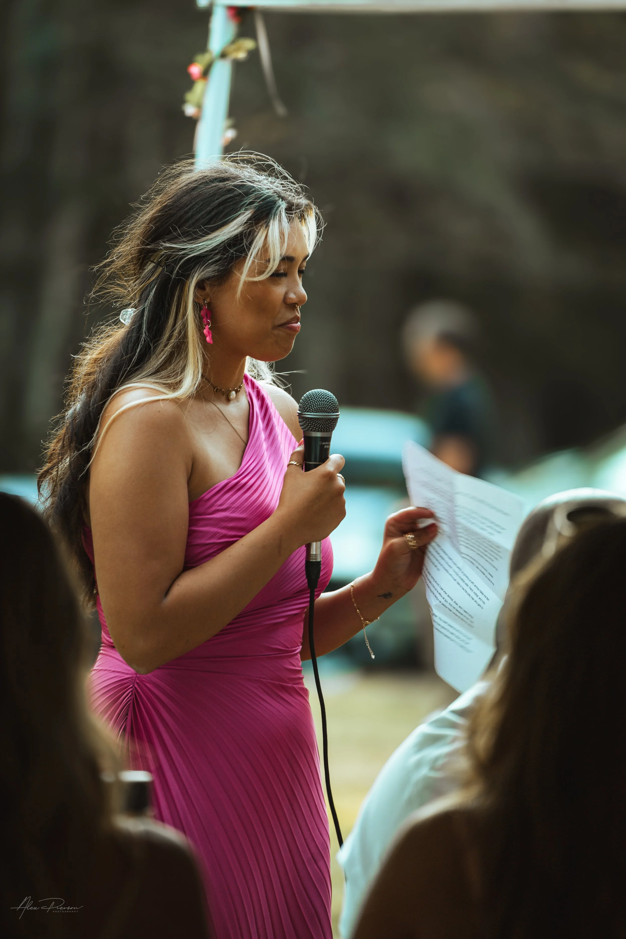 bridesmaid giving a speech during a wedding in Olympia, wa