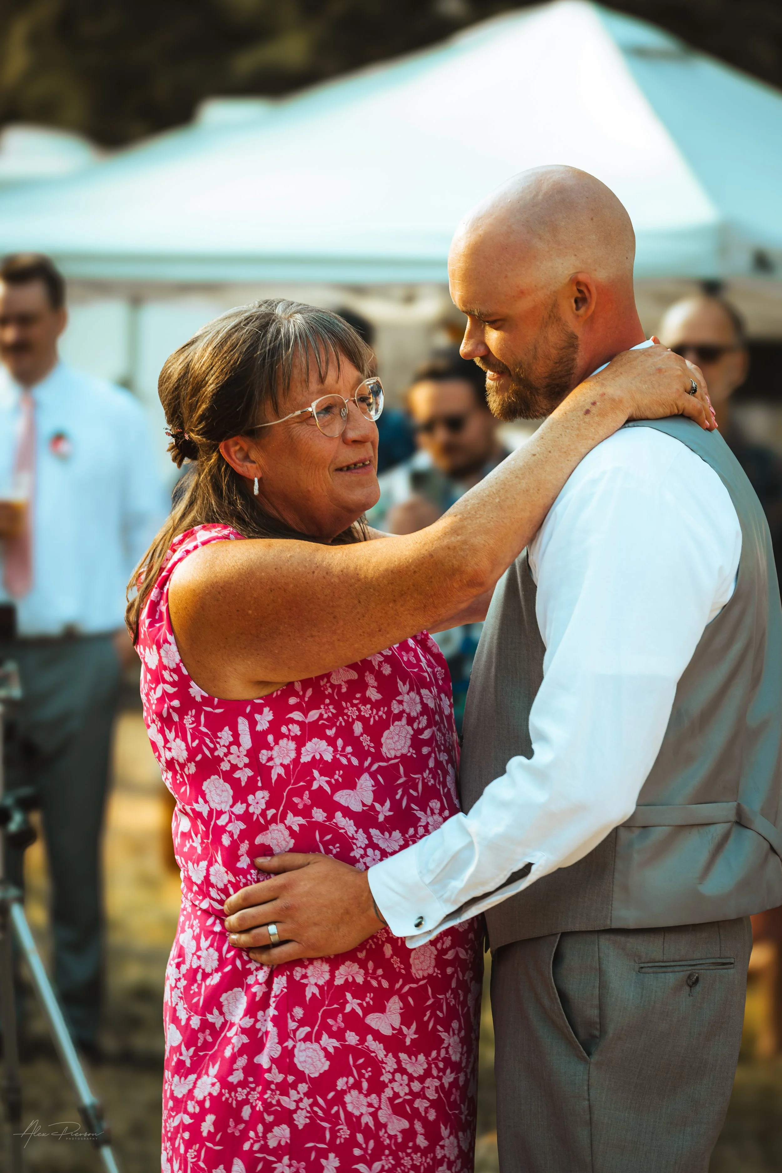 groom and his mother having a dance during his wedding in Olympia, wa