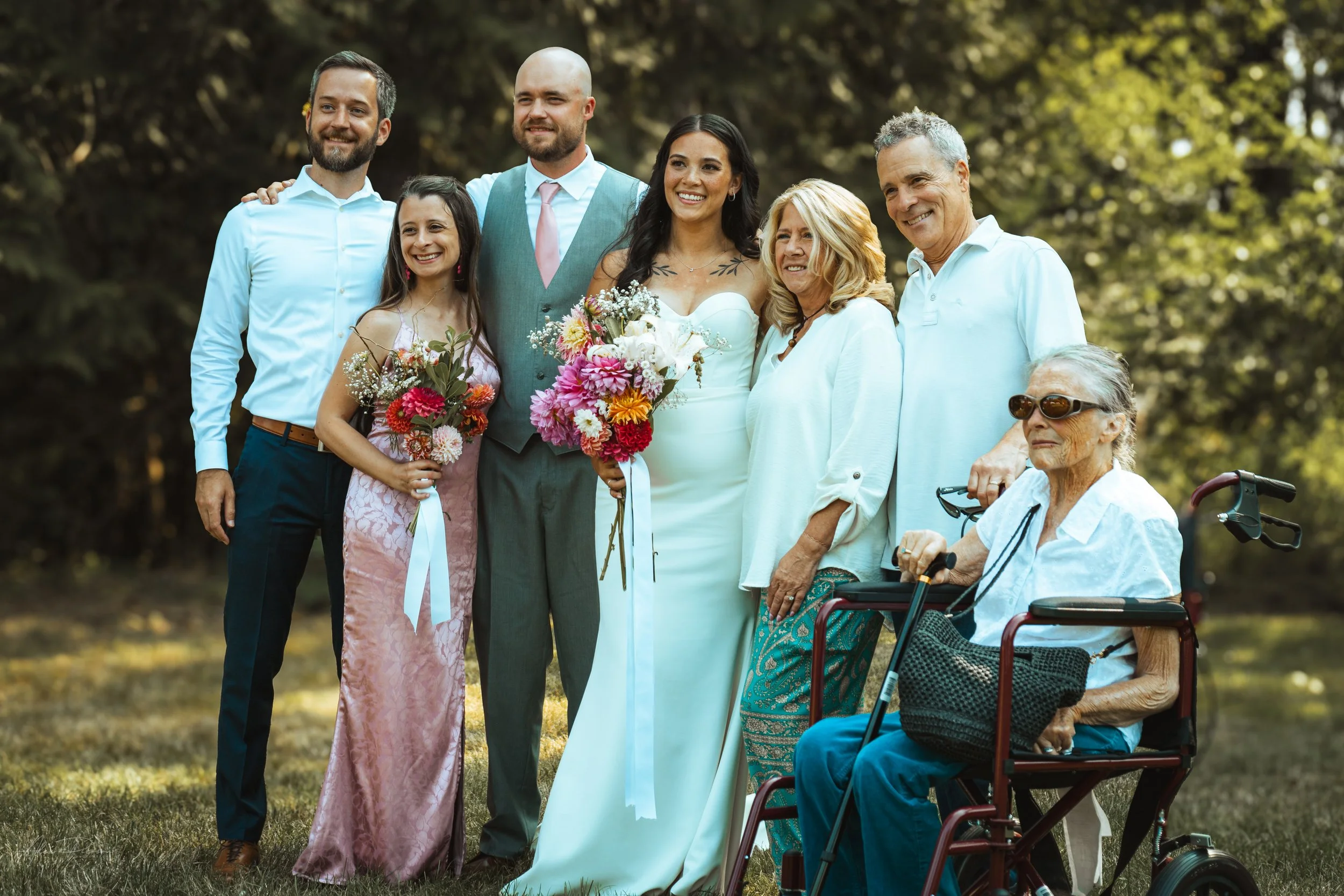 group[ photo of the bride, groom, and guests during their wedding in Olympia, wa