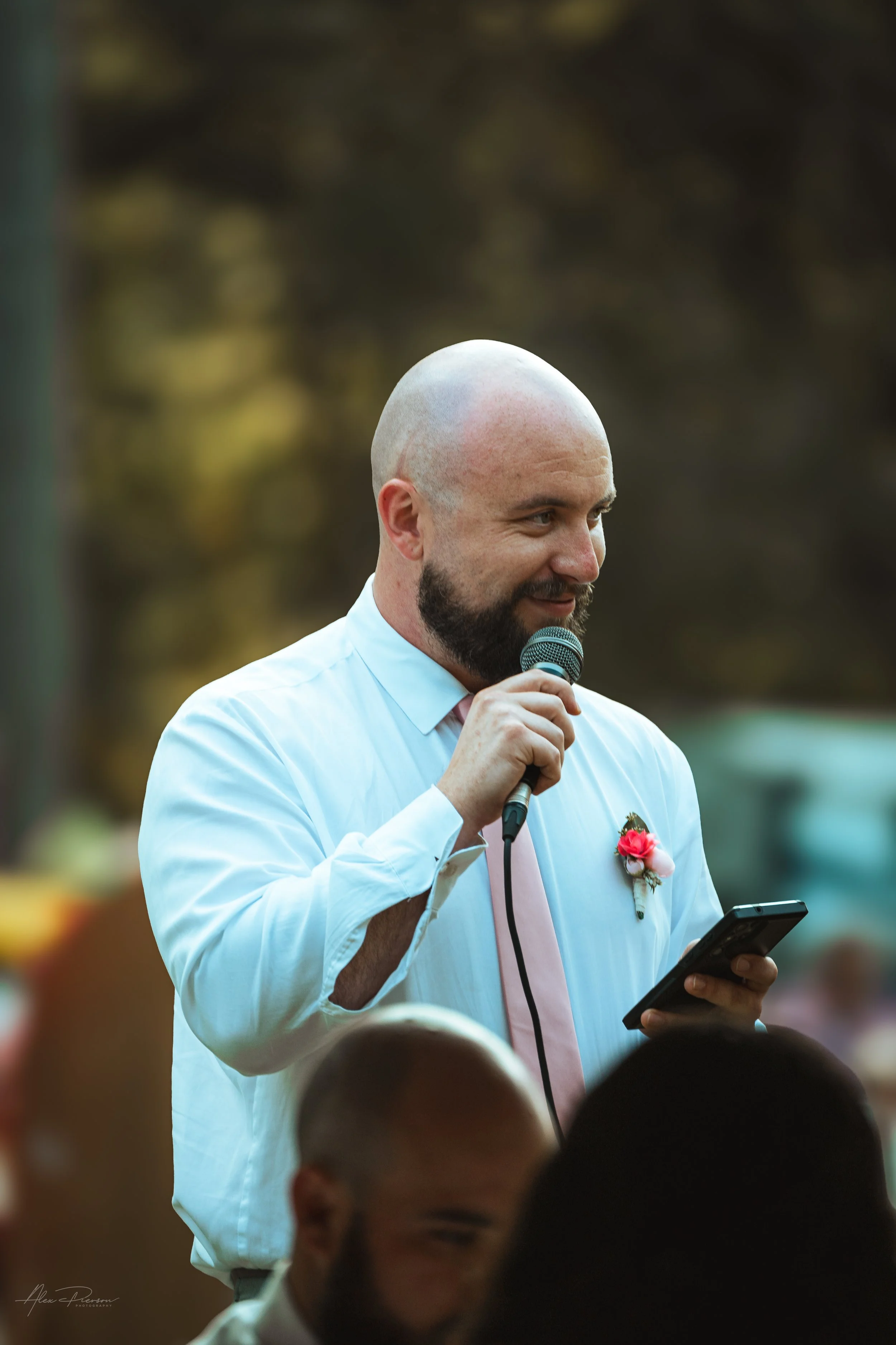 best man giving a speech during a wedding in Olympia, wa