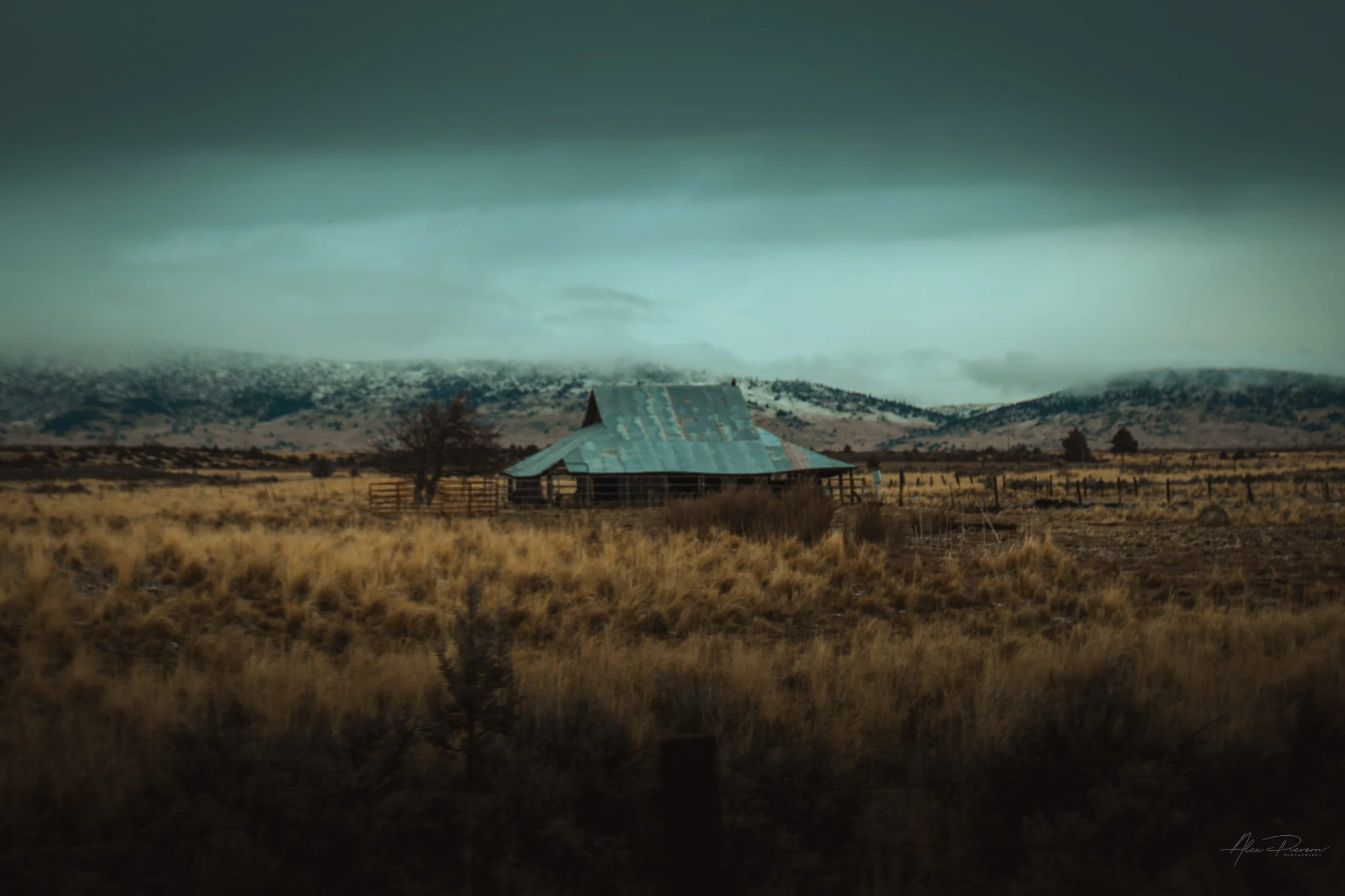 abandoned-barn-the-dalles-oregon-stormy-sky.jpg