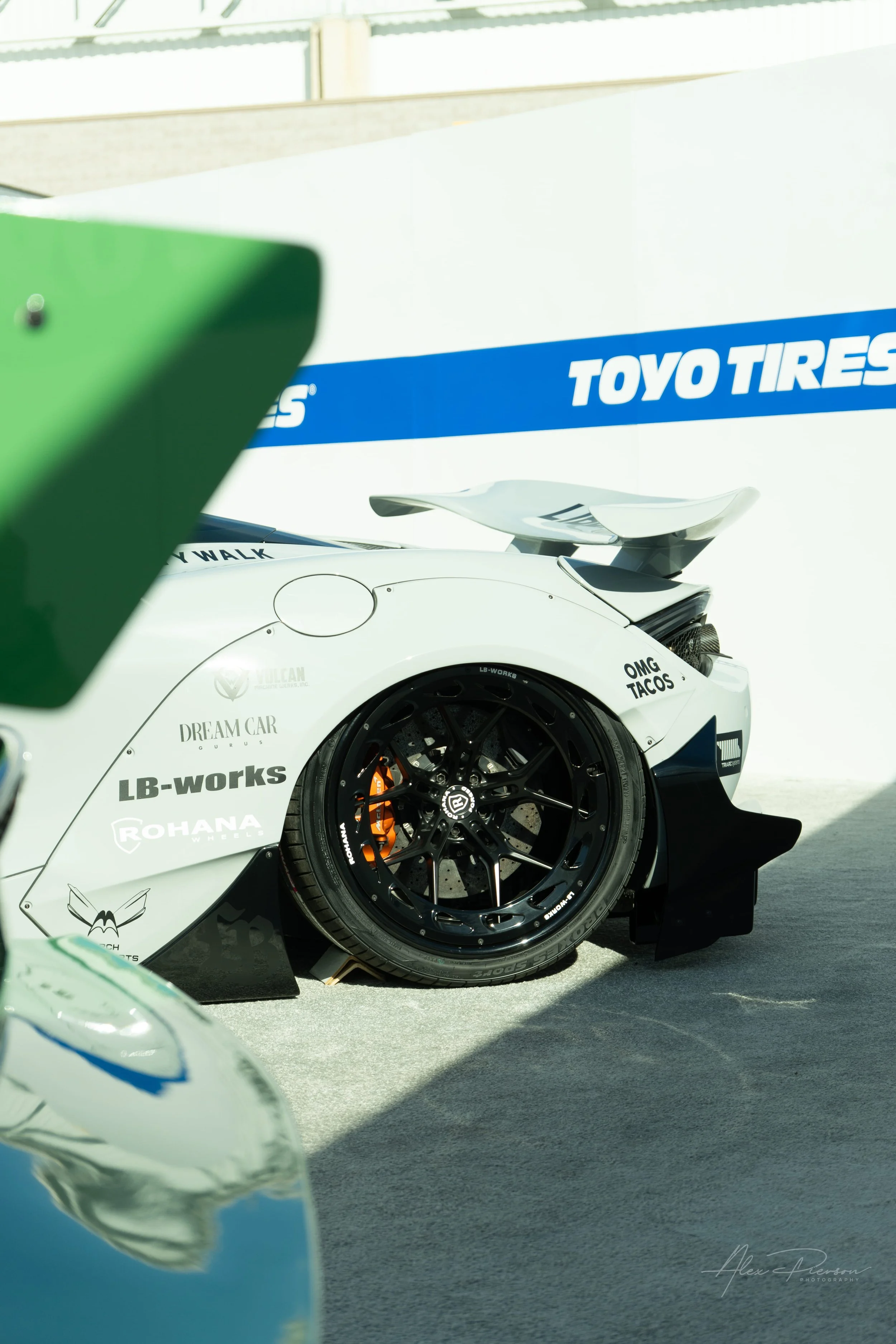 white-mclaren-720s-widebody-rohana-wheels-sema-las-vegas.jpg