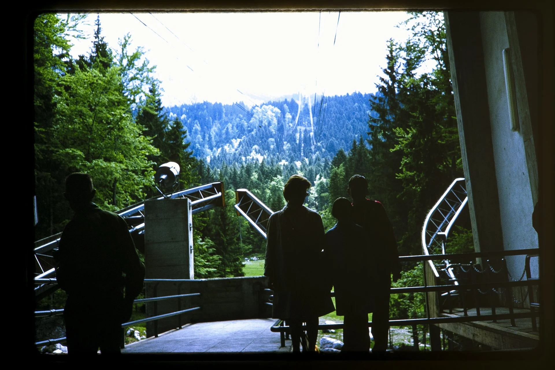 DA_Slide_10-0305.jpg