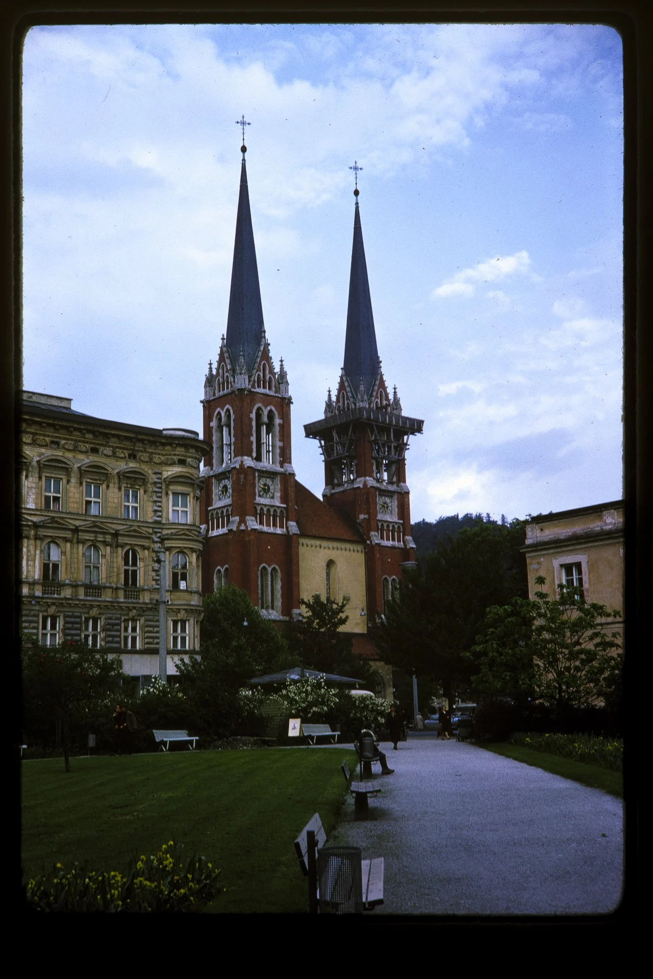 DA_Slide_11-0337.jpg