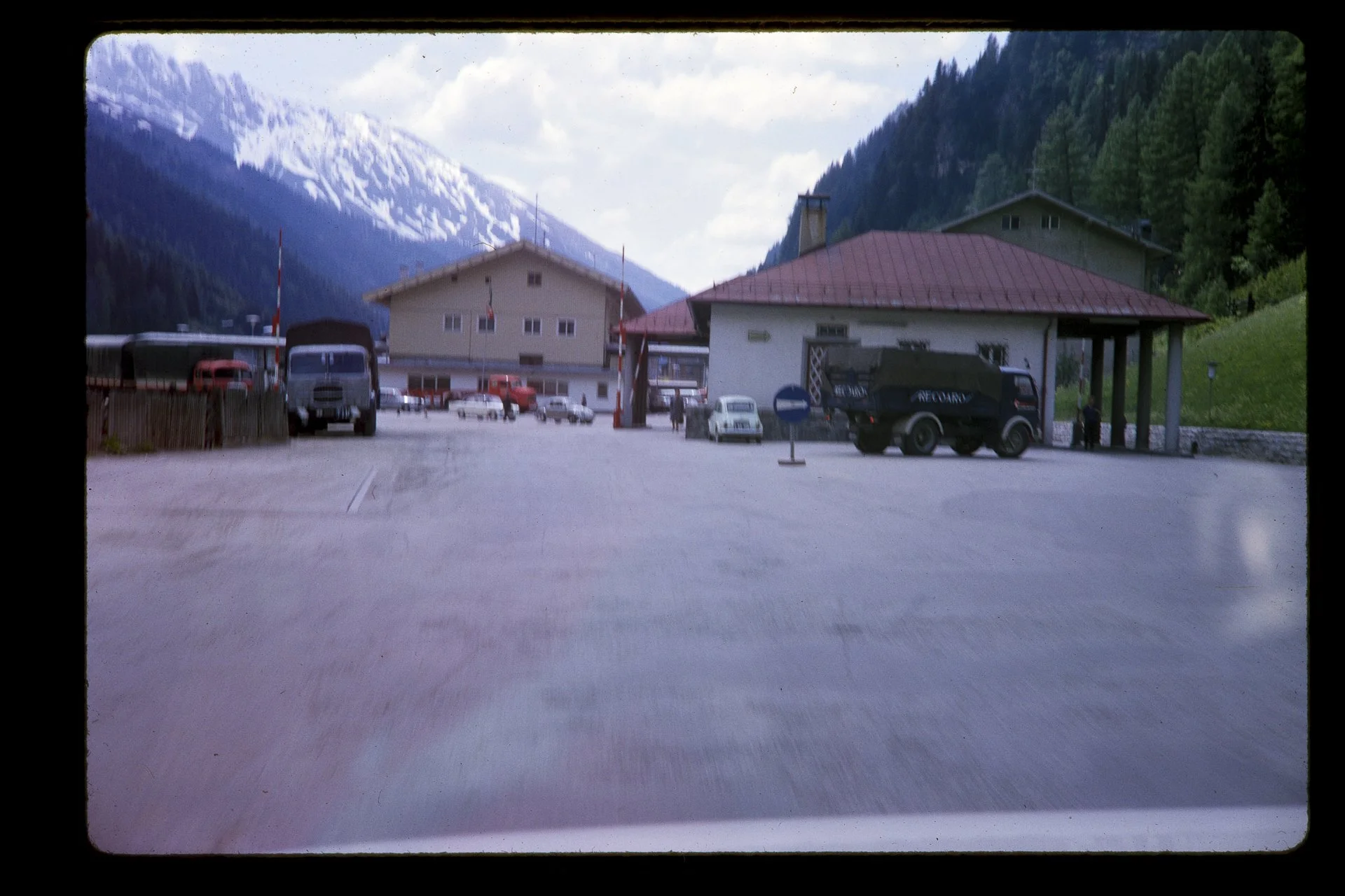 DA_Slide_10-0315.jpg