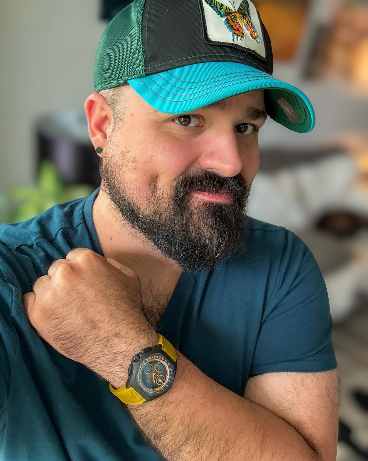 Good Wednesday to all! The @isotopewatches Moonshot is pure madness! It has summoned the triumphant return of the #ChrisPose!  #PoppingCrowns
&bull;
&bull;
&bull;
#Isotopewatches #isotopemoonshot #integratedbracelet #watches #watchenthusiast #wristwa