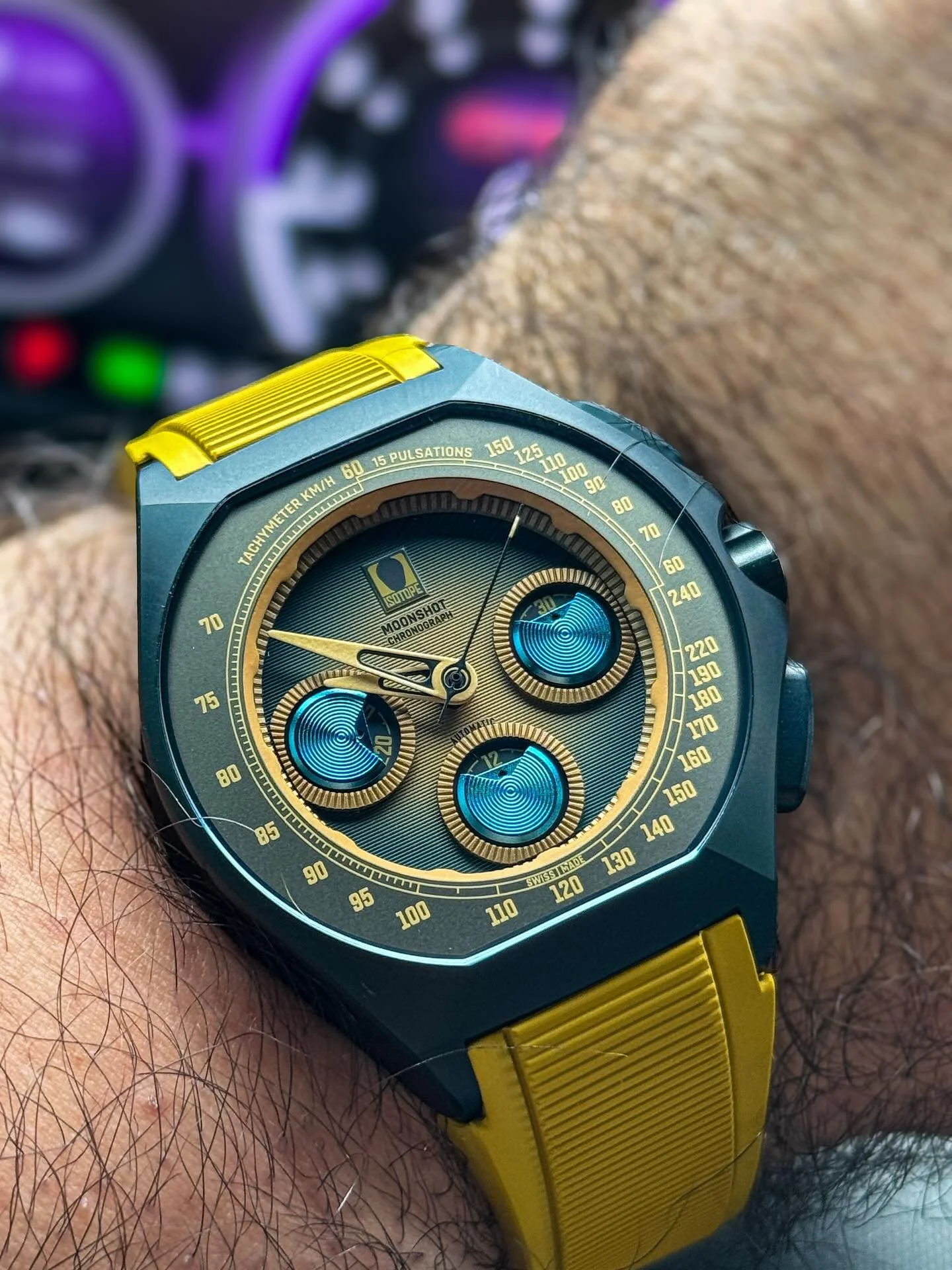 Zoomin&rsquo; to the moon! Can&rsquo;t tell y&rsquo;all how much I love this @isotopewatches Moonshot. It may be strange, but the design is just flawless, and this is exactly what I look for from independent brands&mdash;a design identity that is who