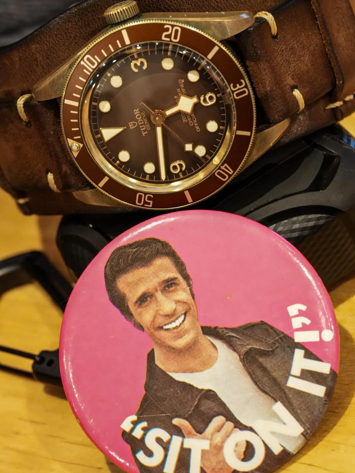 Swapped my beloved BB58 Bronze back to the bund. This is my favorite way to wear this watch &mdash; warm, cozy, and snug on my 🧸 wrist. 🤣. But! I&rsquo;m also about to drive home and listen to the rest of the @time2calibrate Podcast with @marctime2