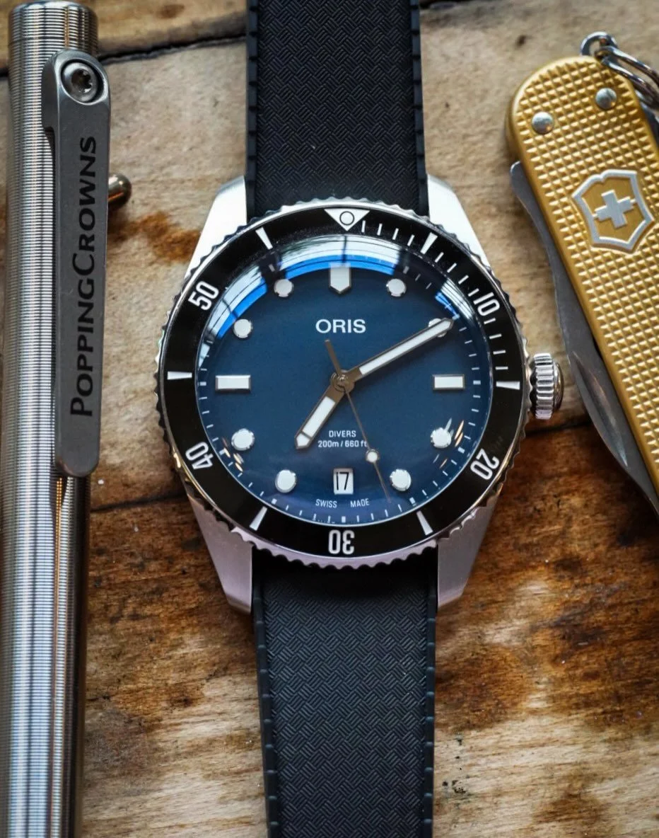 No matter where I go, I have my coffee spot 🤣. The #OrisWanderingWatchProject Diver 65 came with me to DC. 

#PoppingCrowns #Watches #Watchfam #oriswatch