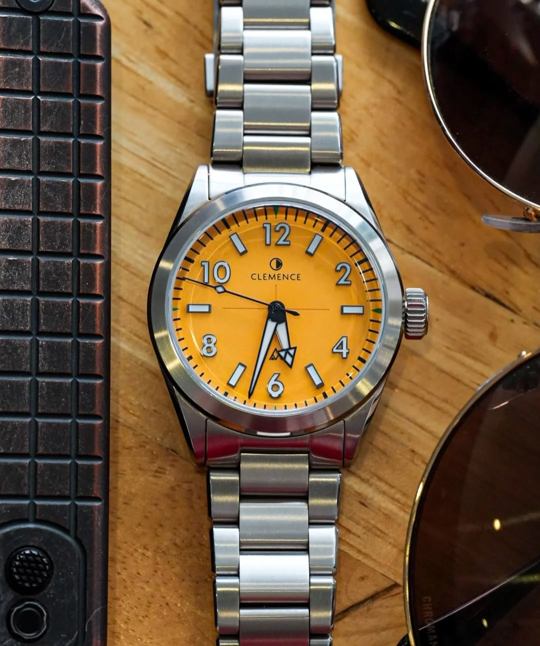 A new day, and I don&rsquo;t think I have a more joyous watch than my @clemencewatches Munro. It&rsquo;s a watch that reminds me of my time in London and visiting Scotland. 

I&rsquo;m telling ya, big brands (and sometimes smaller ones too) focus on 