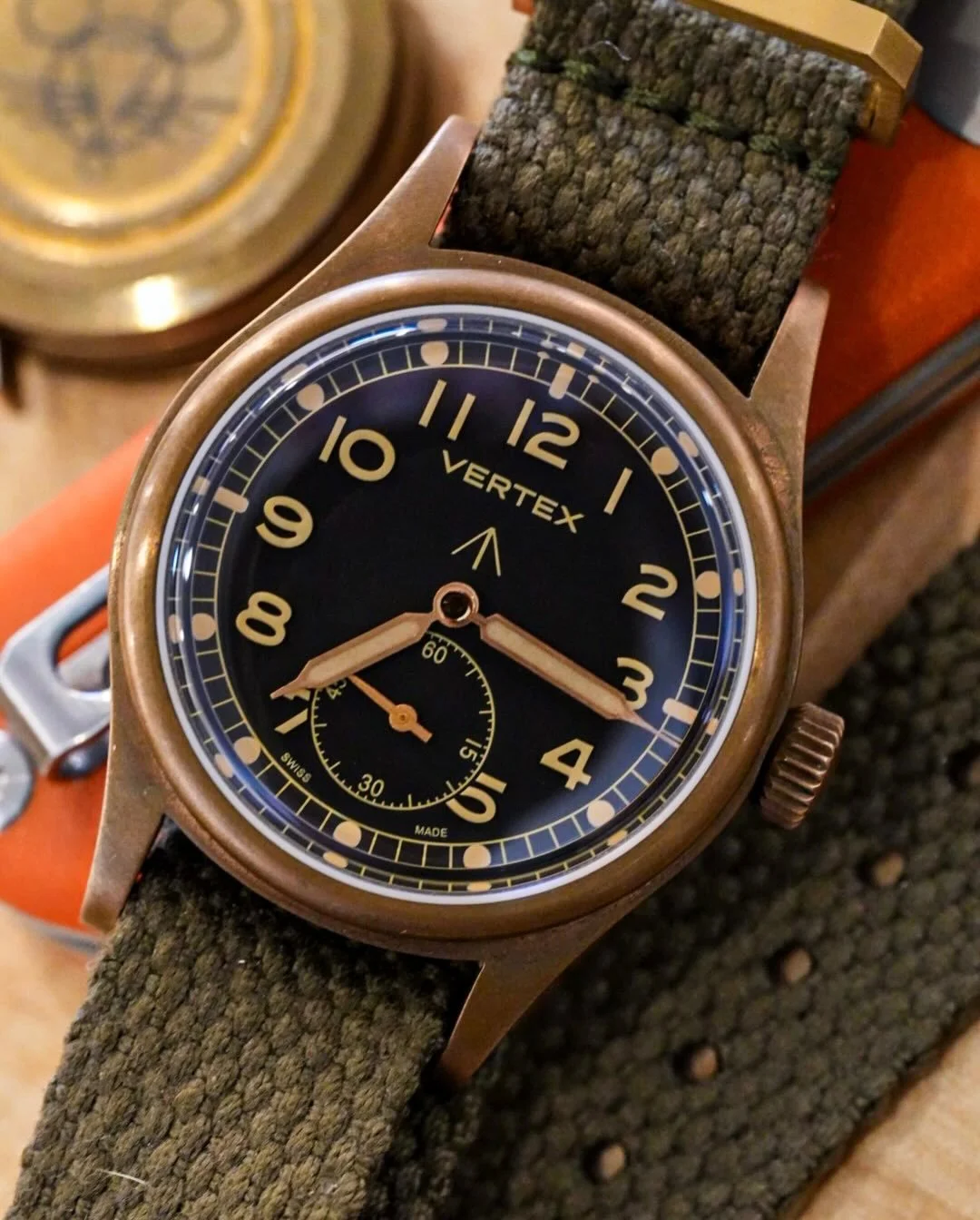 Taking everything off leather straps for the warmer summer months. Bracelets, rubber, and of course fabric straps are all how I do summer. I love the @vertexwatches cotton straps. They so soft and comfy 🤗. 

#PoppingCrowns #Vertex #bronzewatch #watc